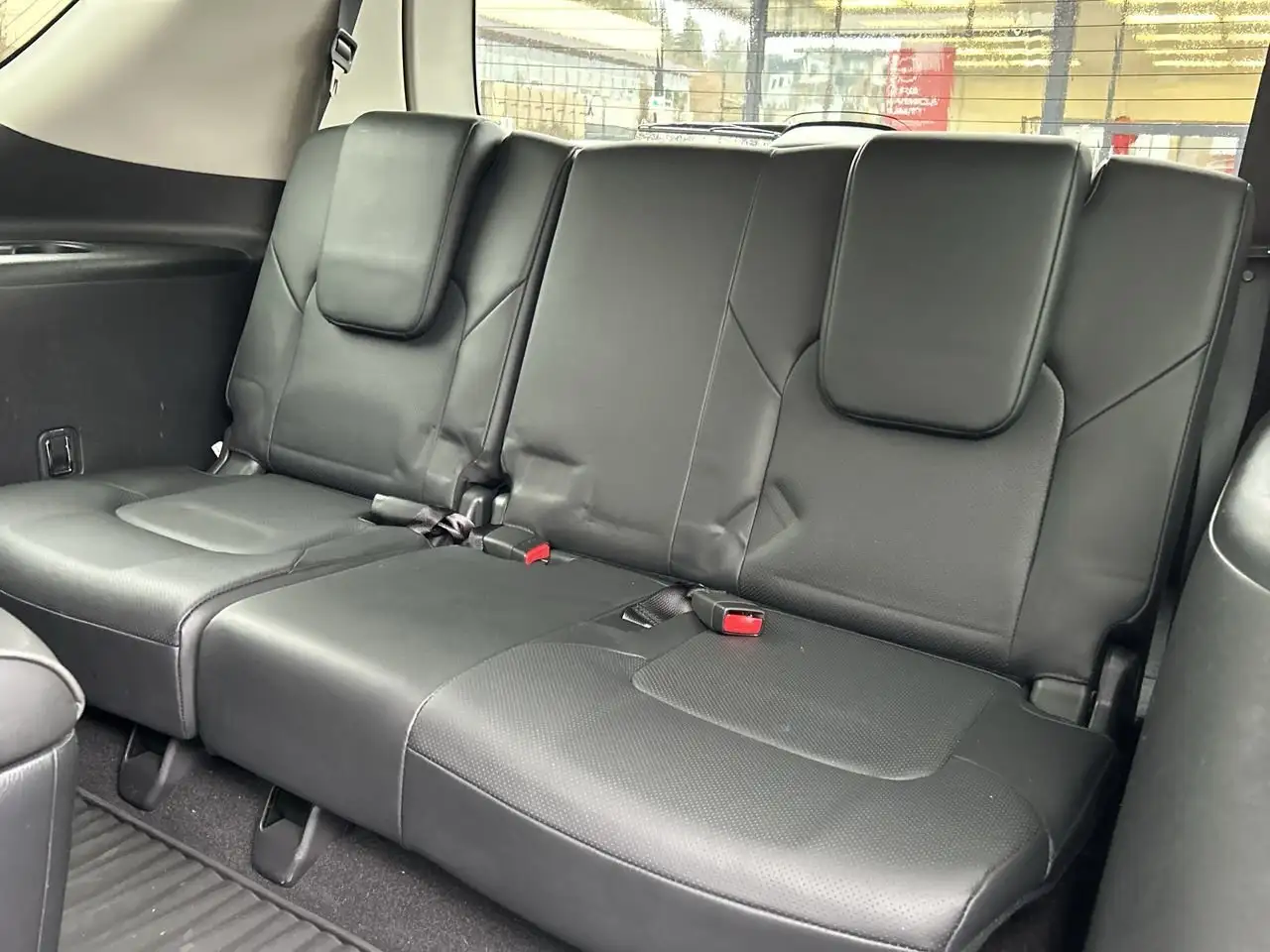 Infiniti QX80 снимка Infiniti QX80