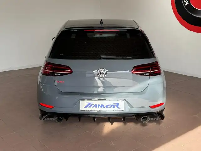 Volkswagen Golf view 4