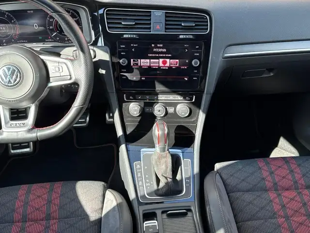 Volkswagen Golf view 10