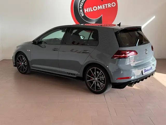 Volkswagen Golf view 3