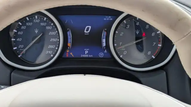 Maserati Ghibli view 12