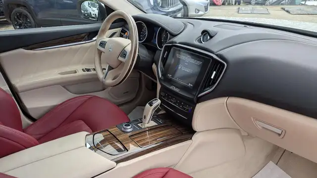 Maserati Ghibli view 8