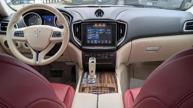 Maserati Ghibli view 14