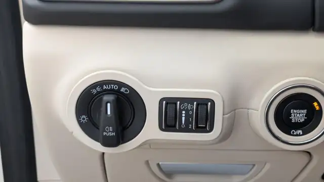 Maserati Ghibli view 11