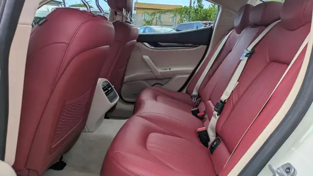 Maserati Ghibli view 10