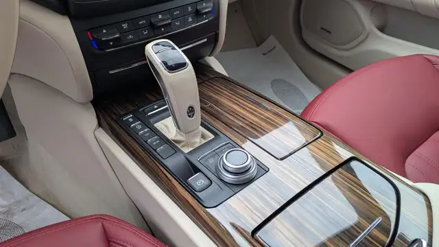 Maserati Ghibli view 13