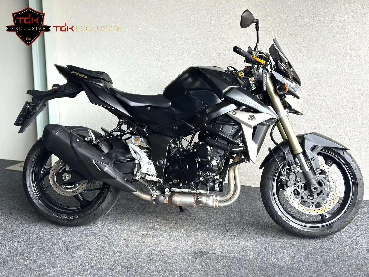Suzuki GSR 750 Gri - 2