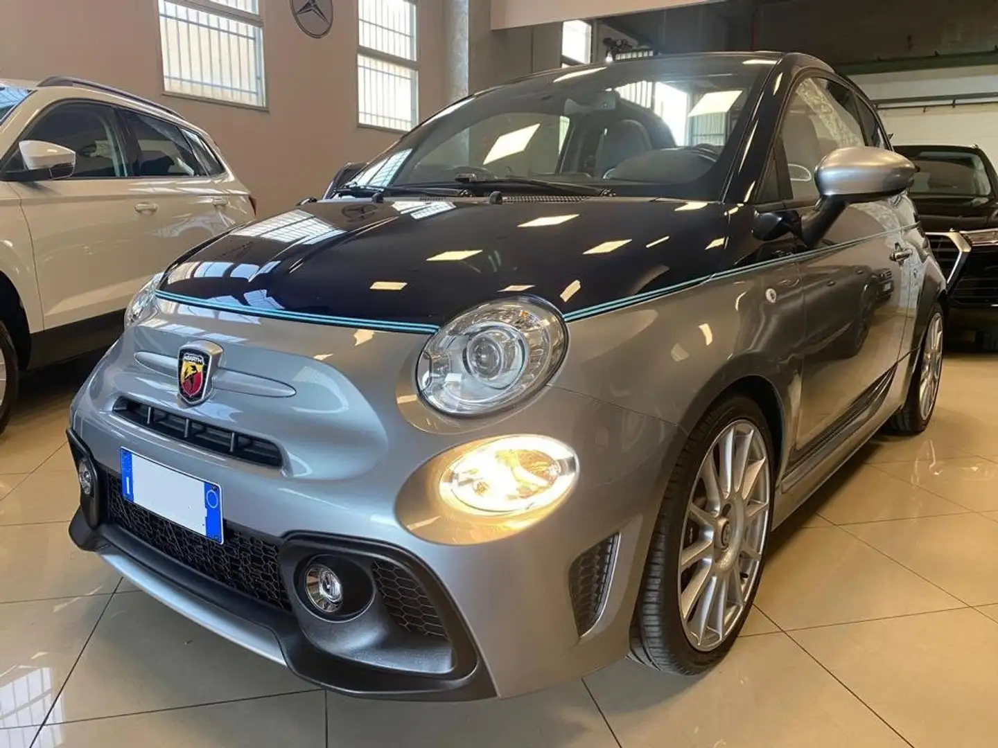 Abarth 695C Fiat 500 695 abarth rivale Gümüş rengi - 1