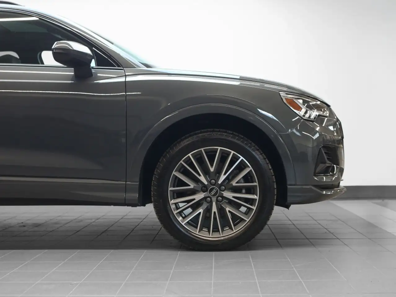 Audi Q3 photo Audi Q3