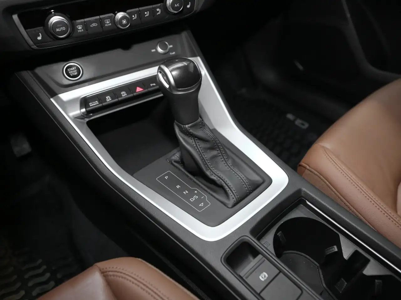 Audi Q3 photo Audi Q3