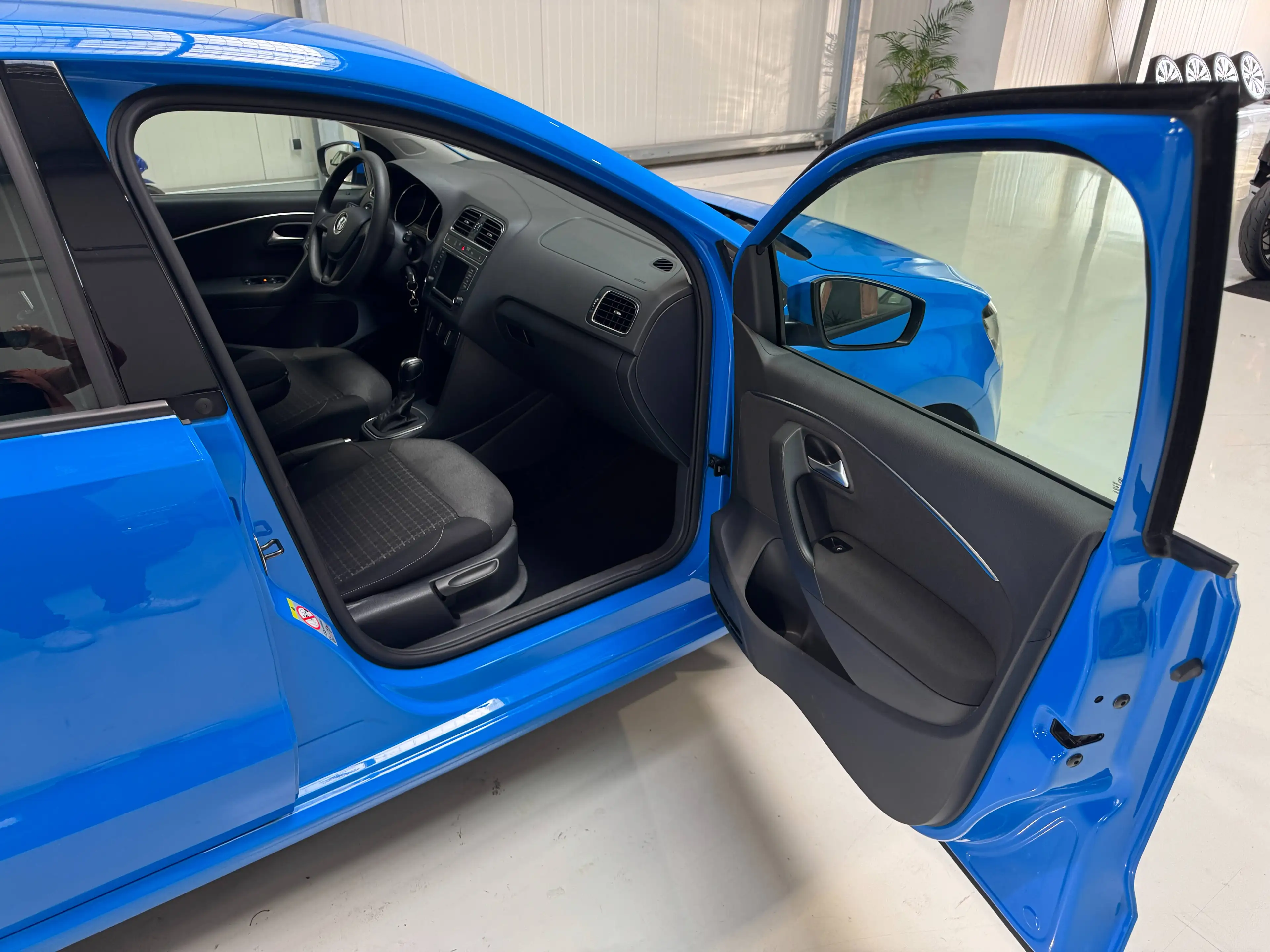 Volkswagen Polo Comfortline BMT 1. Hand Automatik Navi Klima PDC BT PDC — photo 14