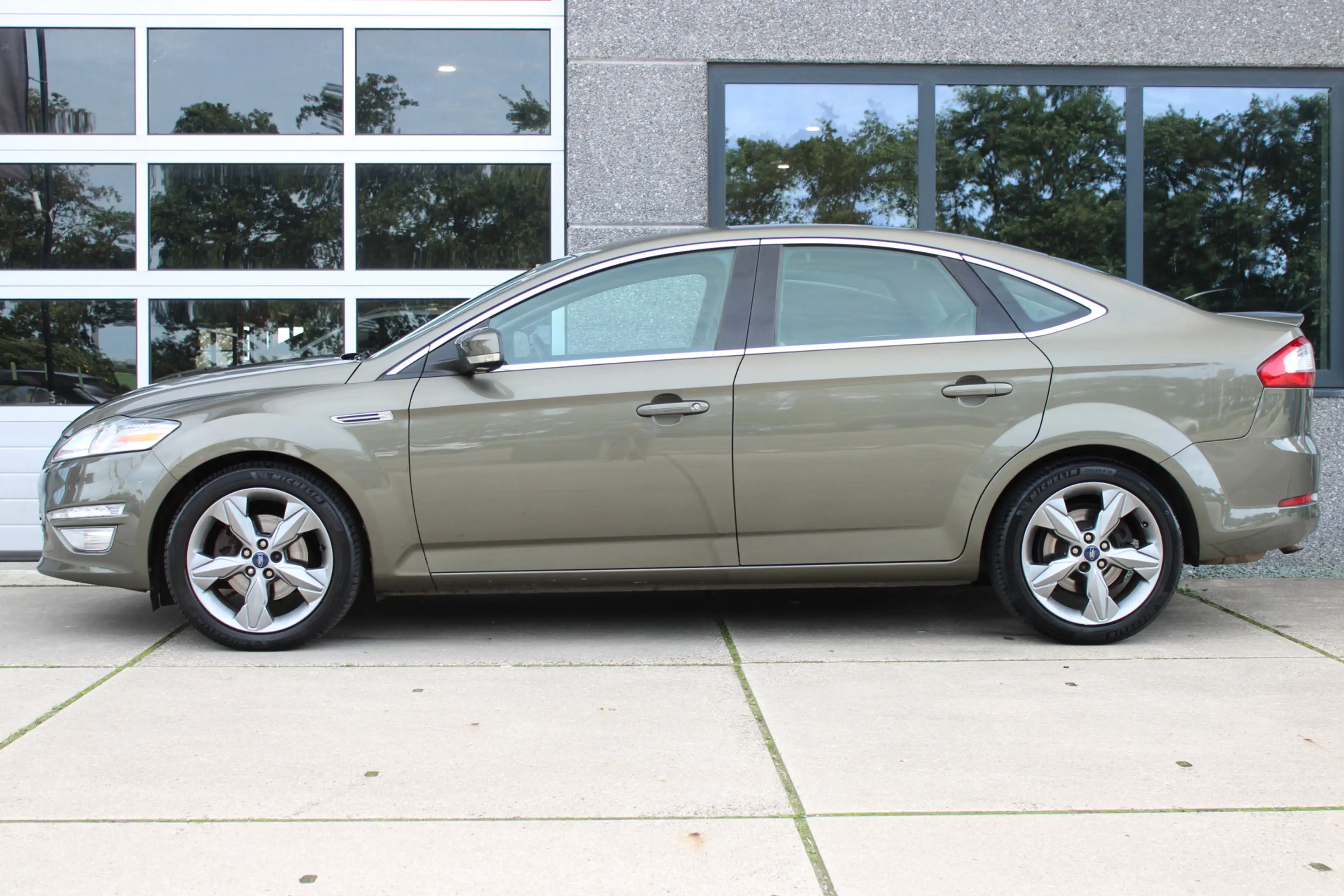 Ford Mondeo 1.6 Ecoboost 161 Pk Titanium HB Dealer Onderhouden — photo 4