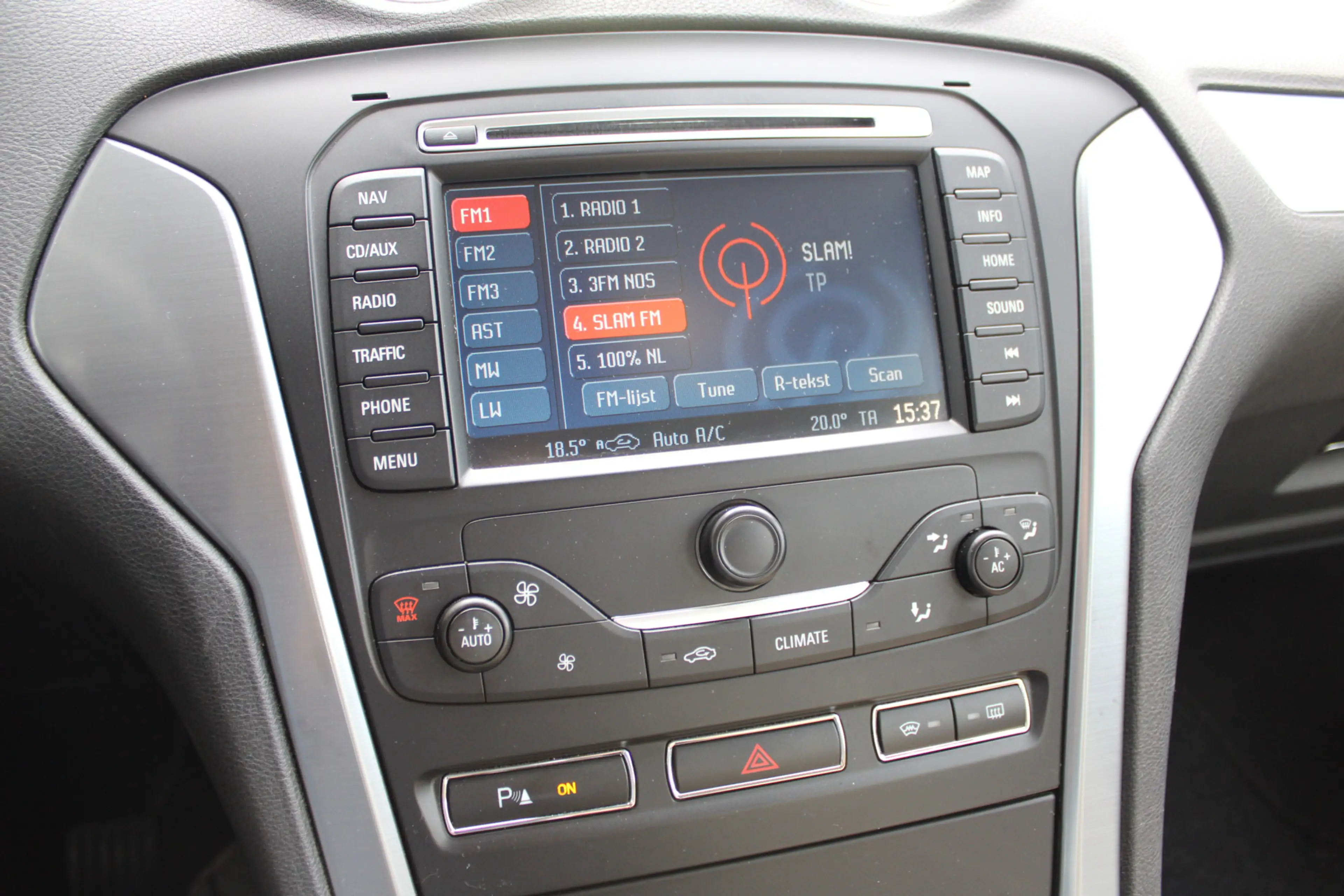 Ford Mondeo 1.6 Ecoboost 161 Pk Titanium HB Dealer Onderhouden — photo 8