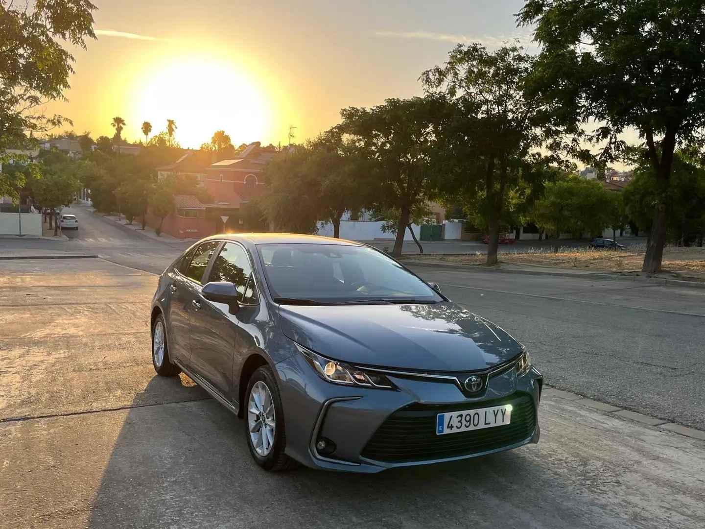 Toyota Corolla Corolla 125H Business Business Plateado - 1