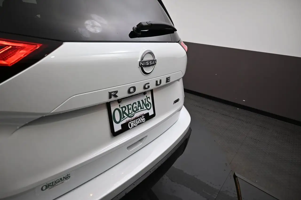 Nissan Rogue снимка Nissan Rogue