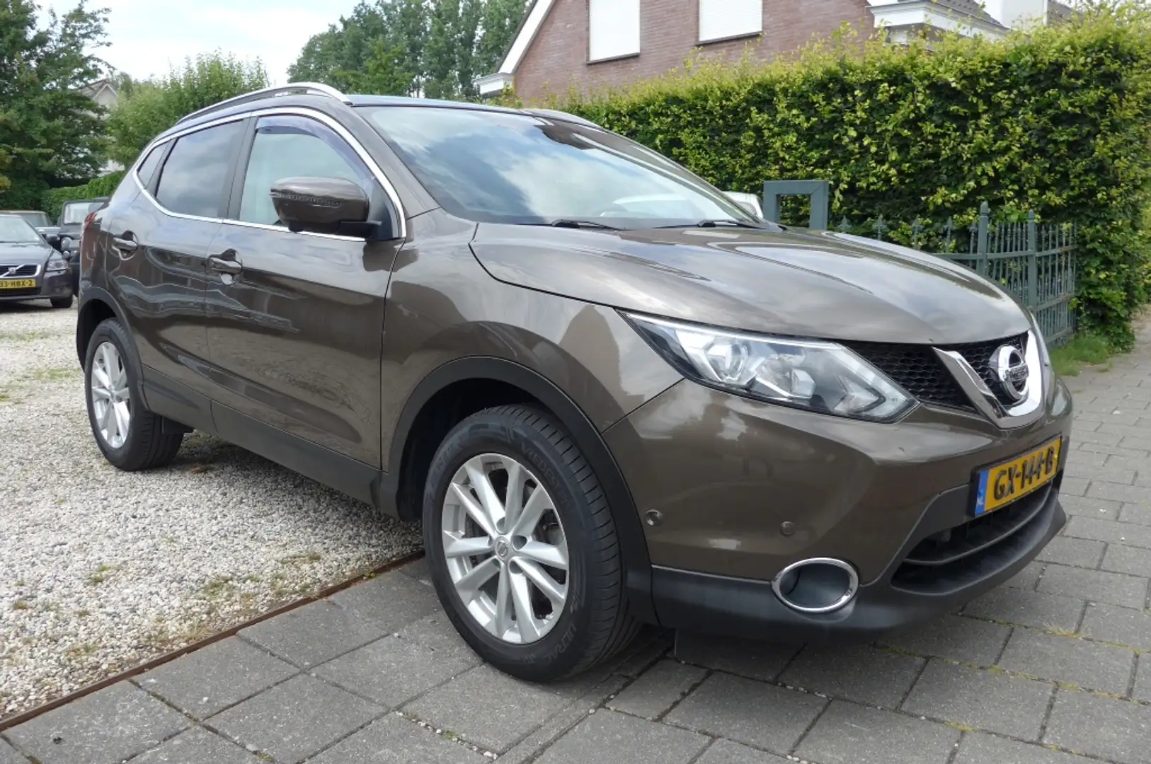 Nissan Qashqai 1.2 Tekna Leder Navi 360 cam Nwe APK Bruin - 1