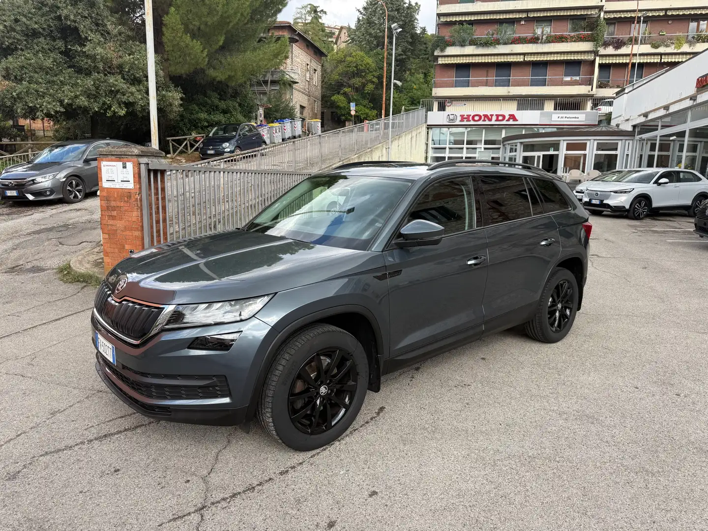 Skoda Kodiaq Kodiaq I 2016 2.0 tdi Executive dsg Gris - 1