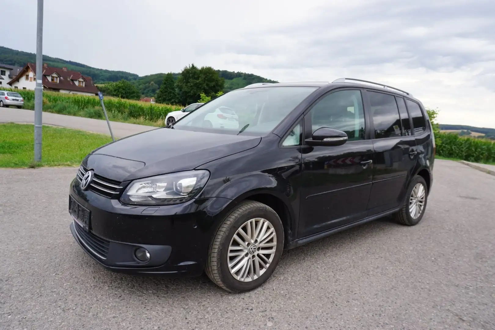 Volkswagen Touran Karat BlueMotion Schwarz - 2