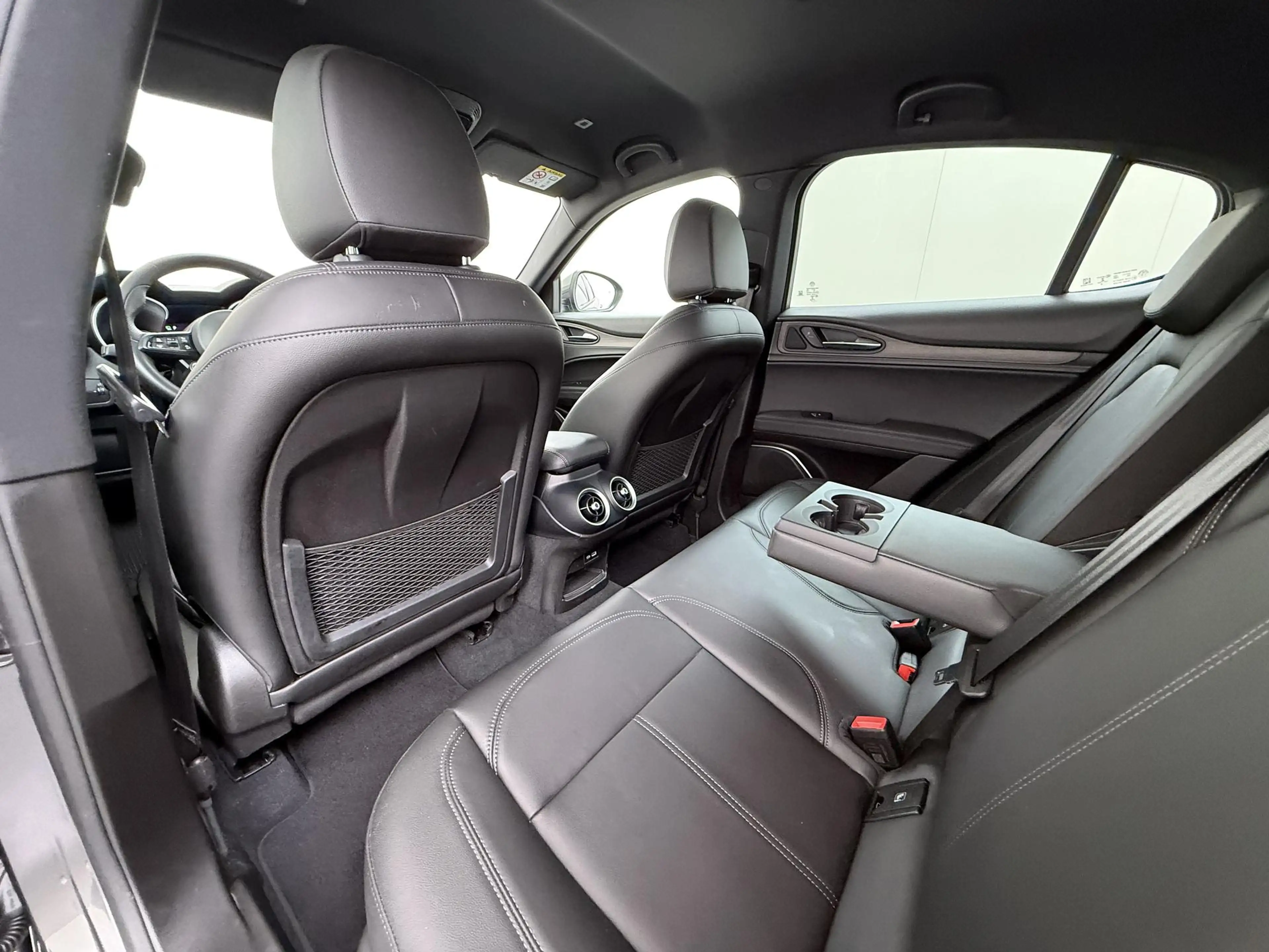 Alfa Romeo Stelvio 2.2 JTD AWD Veloce Automaat | VAN: € 34.900- VOOR: — photo 23
