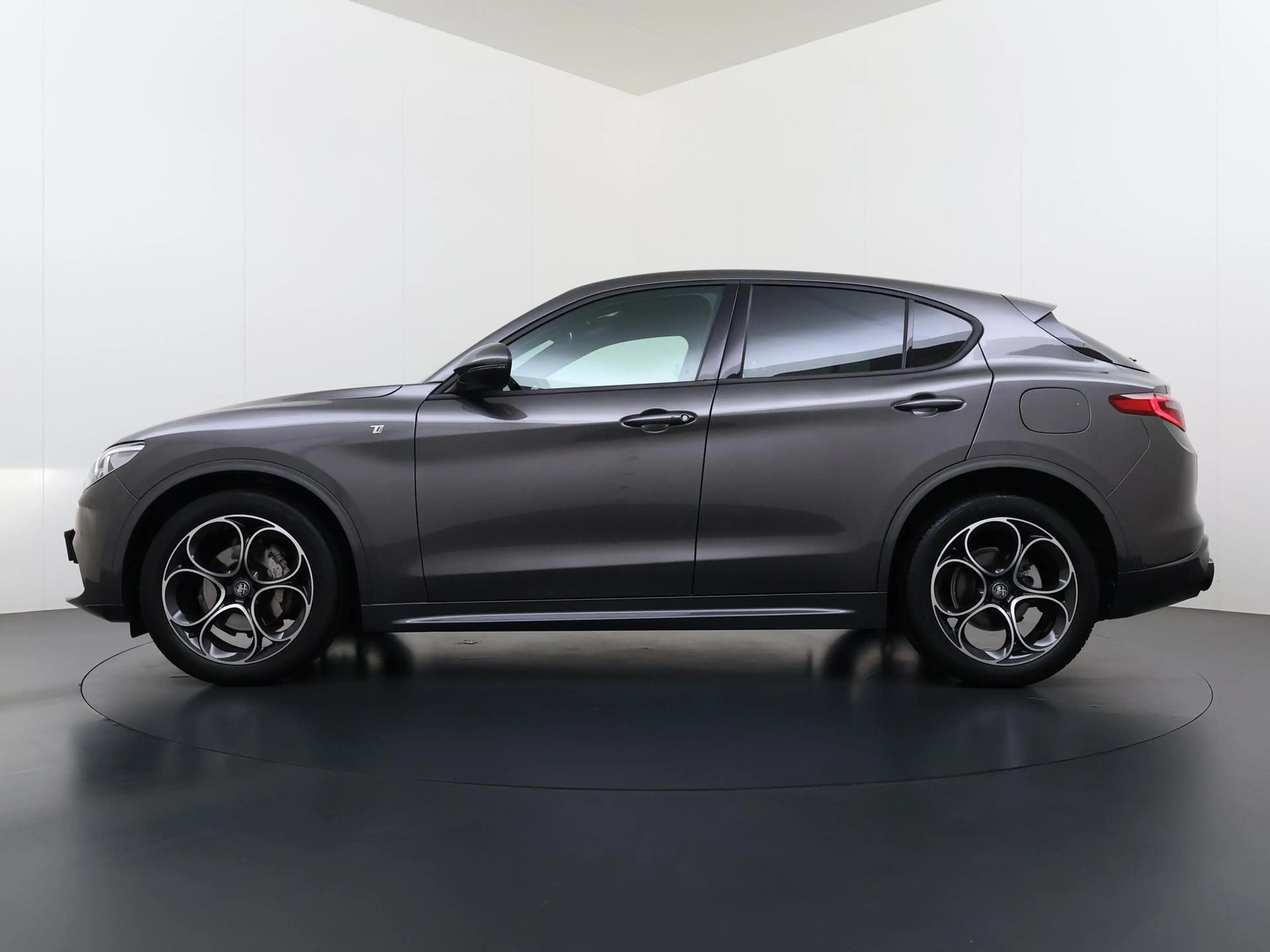 Alfa Romeo Stelvio 2.2 JTD AWD Veloce Automaat | VAN: € 34.900- VOOR: — photo 5