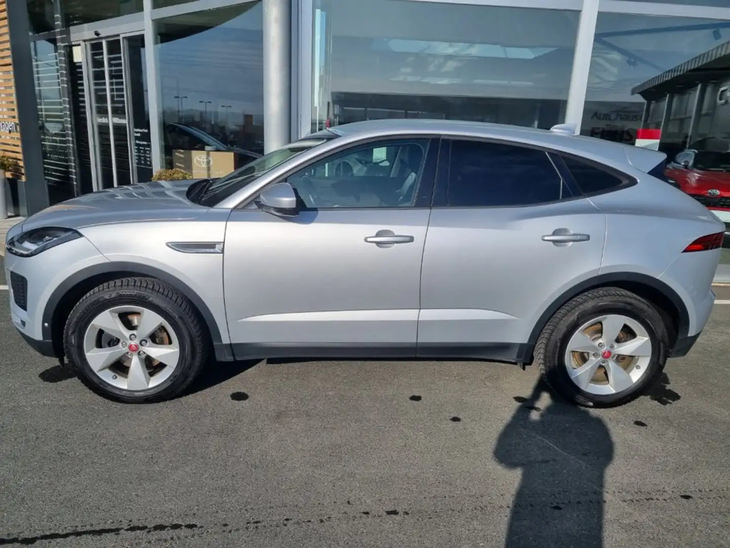 Jaguar E-Pace 2,0Dl4 D180 S AWD AUTO. Silber - 2