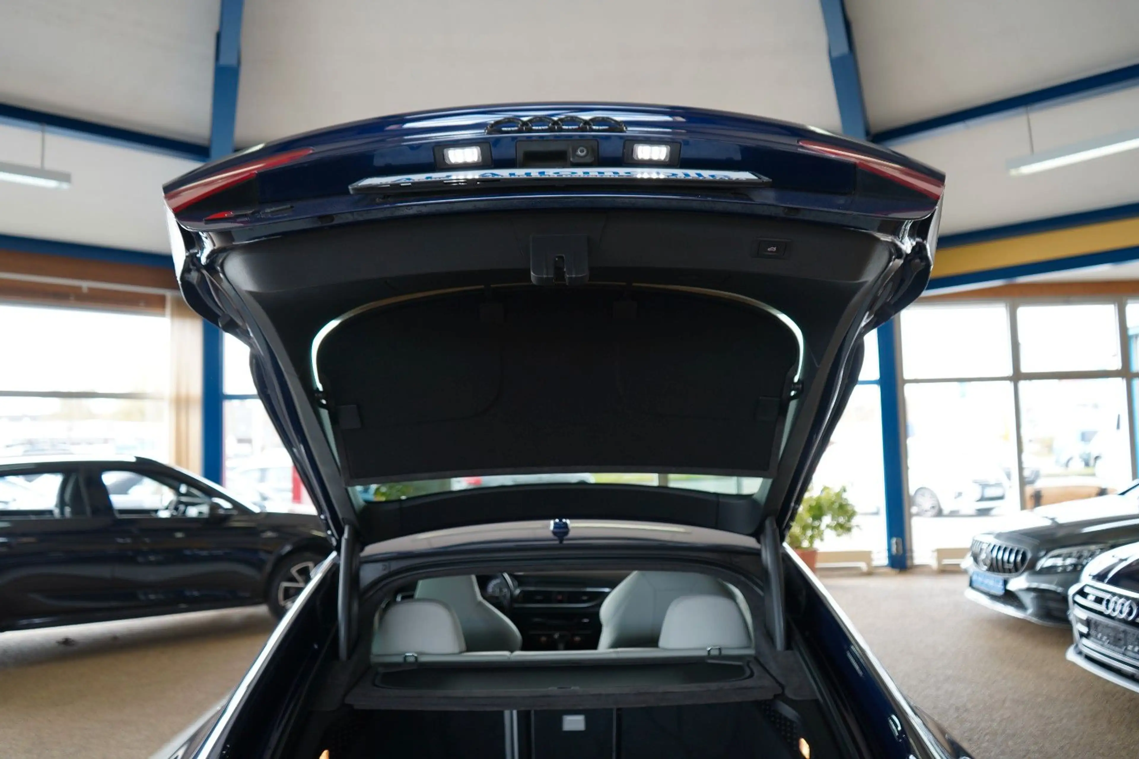 Audi S7 Sportback 4.0 TFSI quattro SOFT-CLOSE / HUD — photo 7