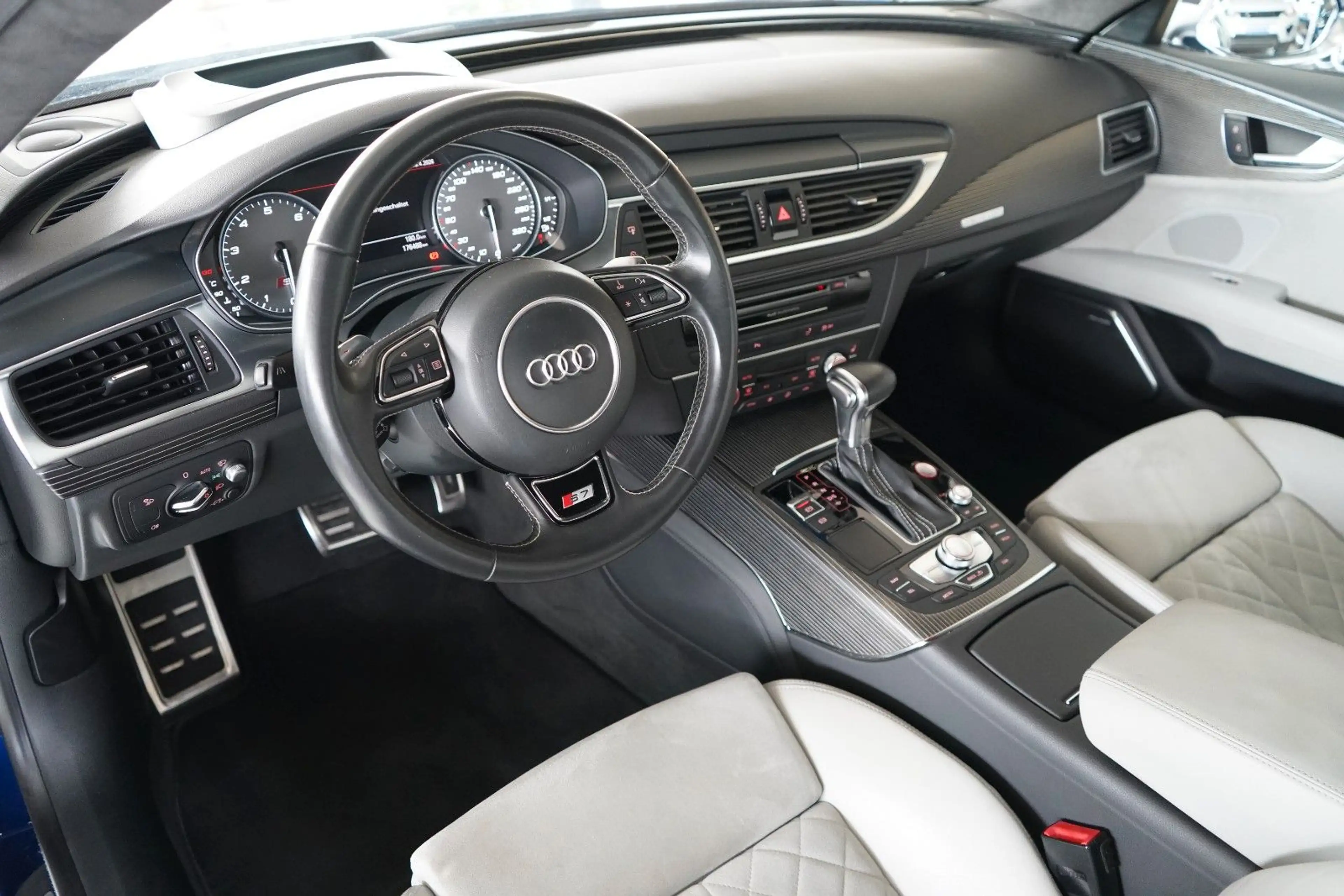 Audi S7 Sportback 4.0 TFSI quattro SOFT-CLOSE / HUD — photo 12