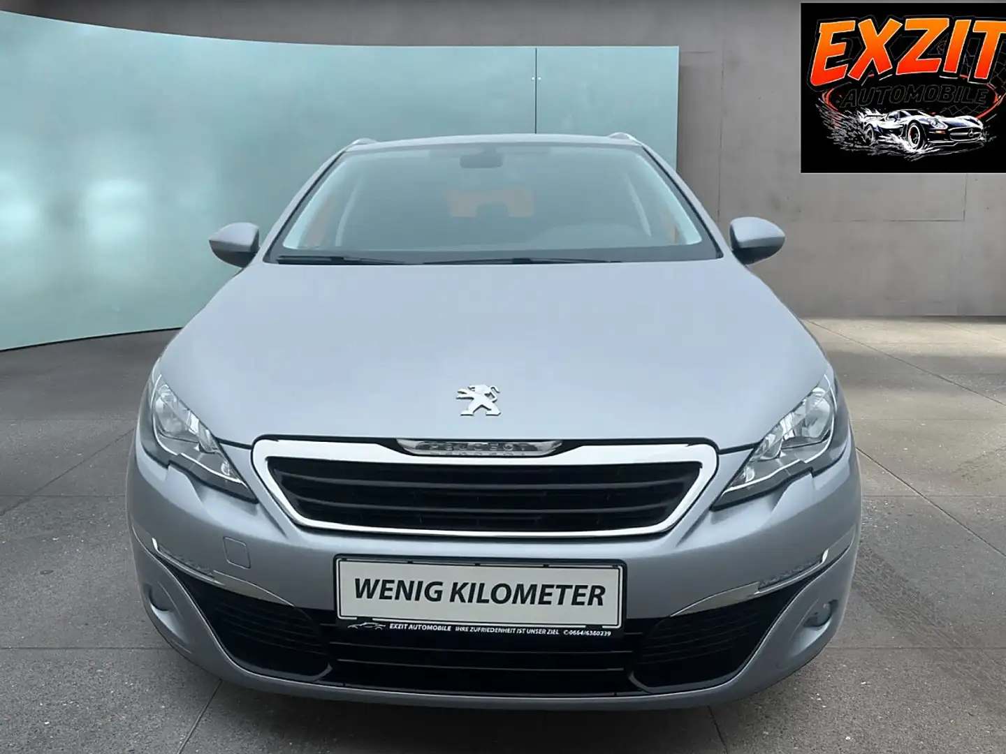 Peugeot 308 SW 1,2 PureTech 110 Style S&S Grau - 2