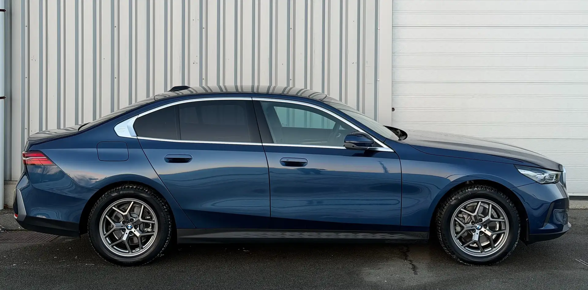 BMW 520 iA - 1st Owner - 6500 Km !!! - Panoramic Sunroof Blau - 2