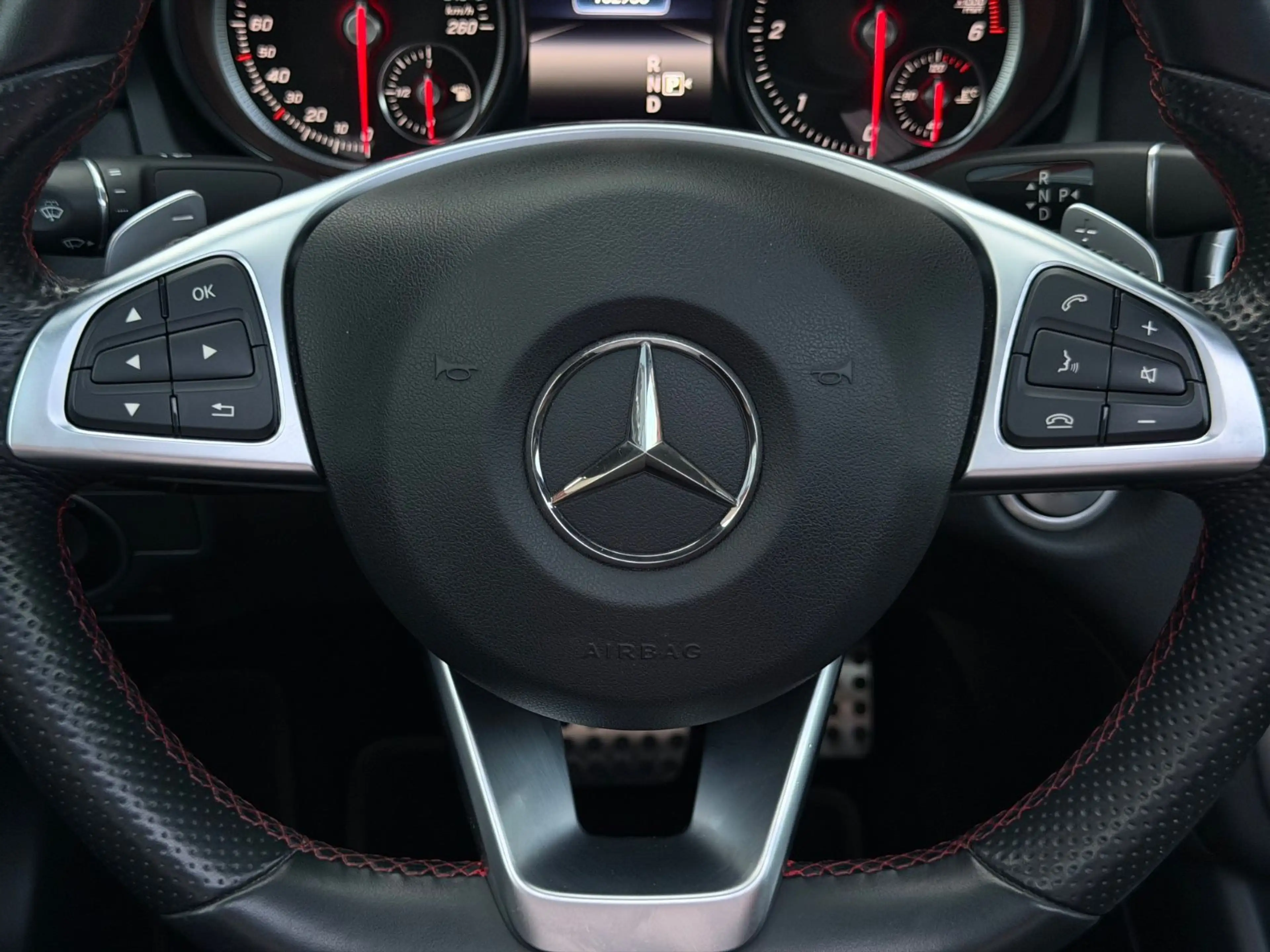 Mercedes-Benz CLA 220 d AMG-LINE/PANORAMA/LED/NAVI/AMBIENTE — photo 13
