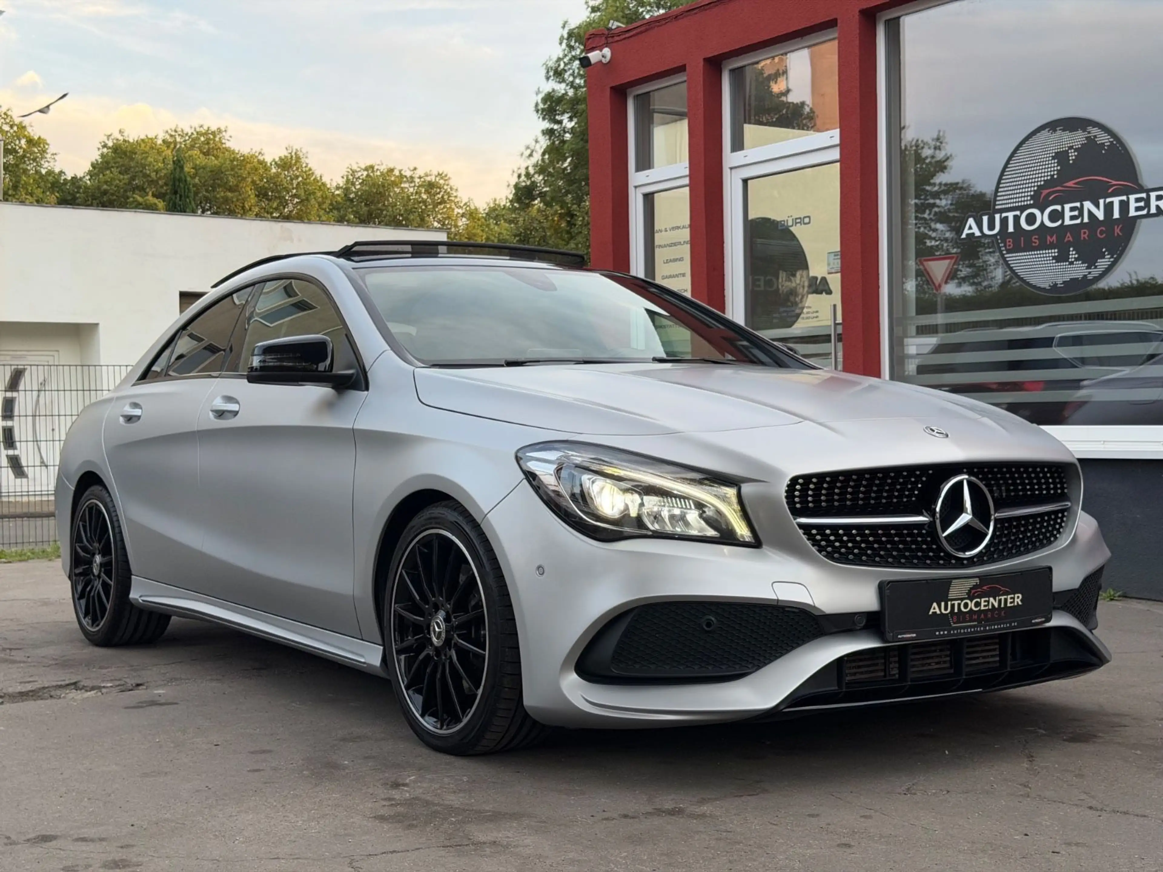 Mercedes-Benz CLA 220 d AMG-LINE/PANORAMA/LED/NAVI/AMBIENTE — photo 2