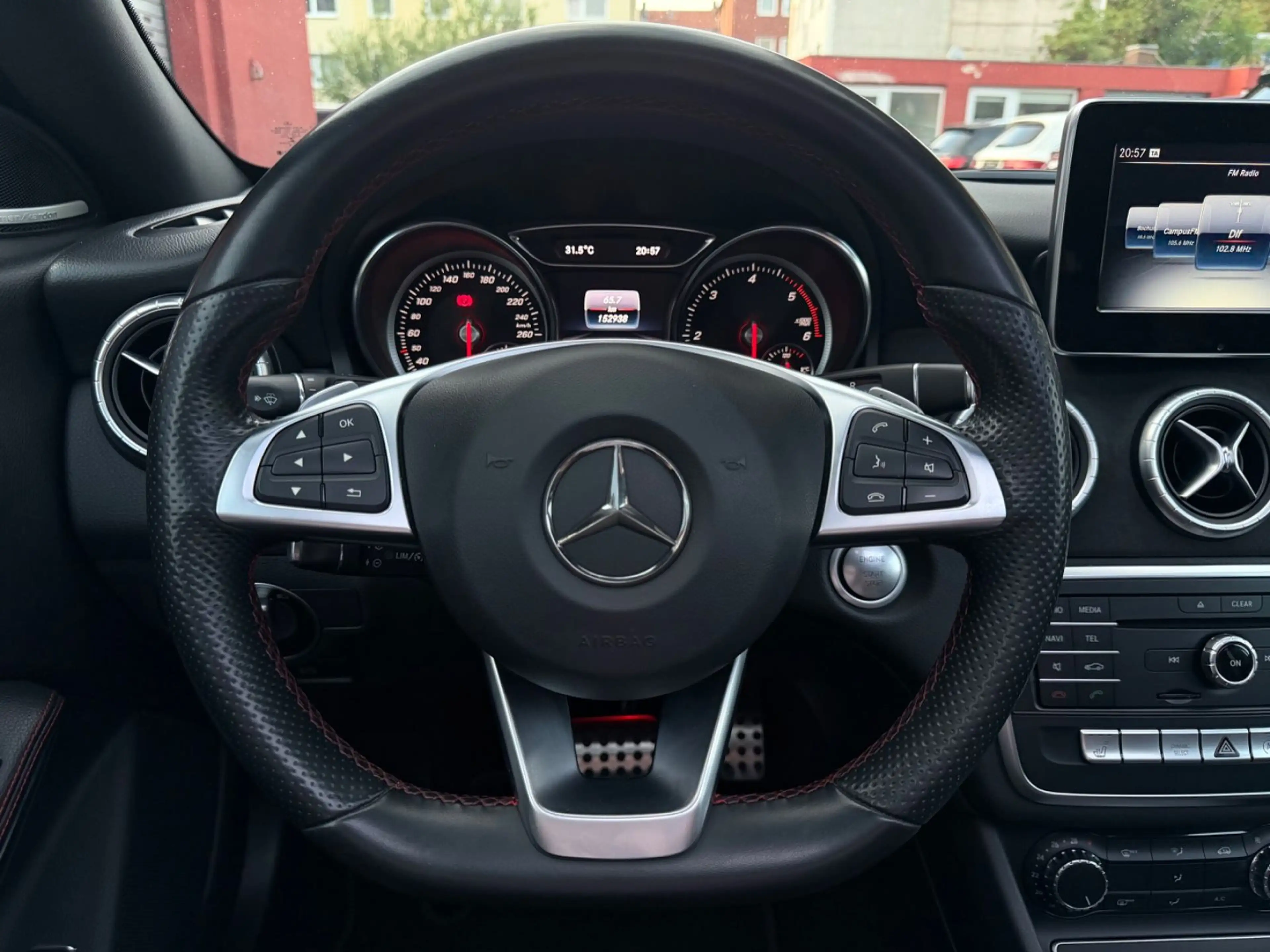 Mercedes-Benz CLA 220 d AMG-LINE/PANORAMA/LED/NAVI/AMBIENTE — photo 12