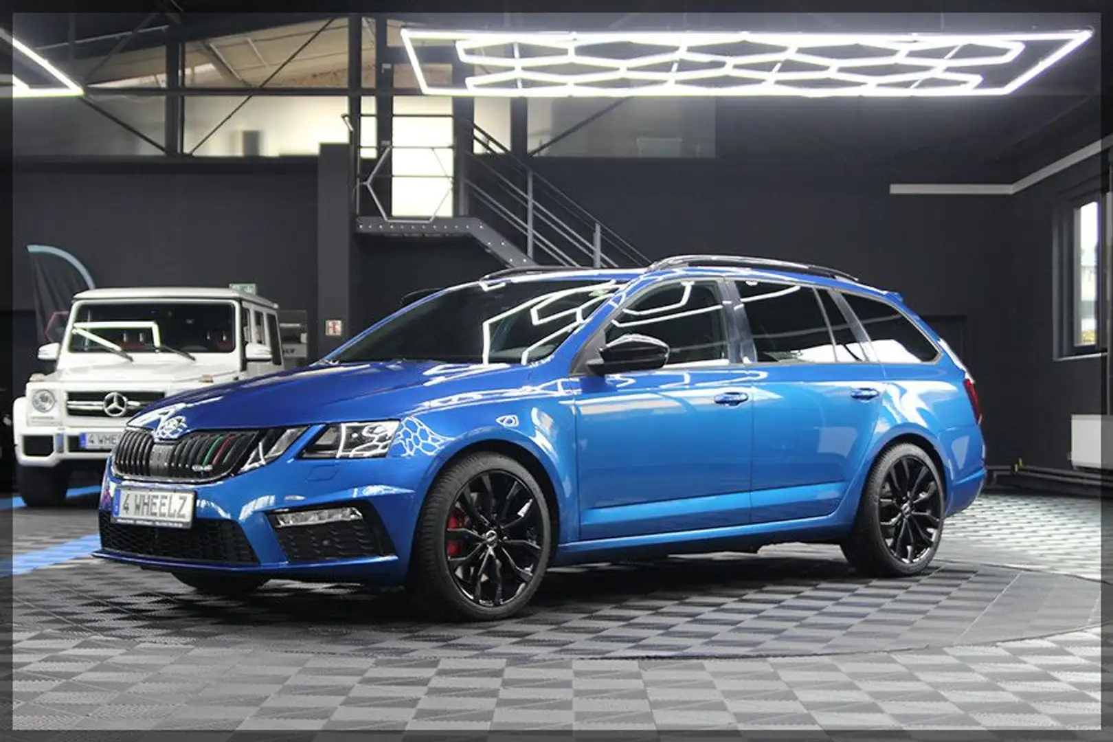 Skoda Octavia 2.0 TSI DSG RS 230 PANO / NAVI Blau - 2