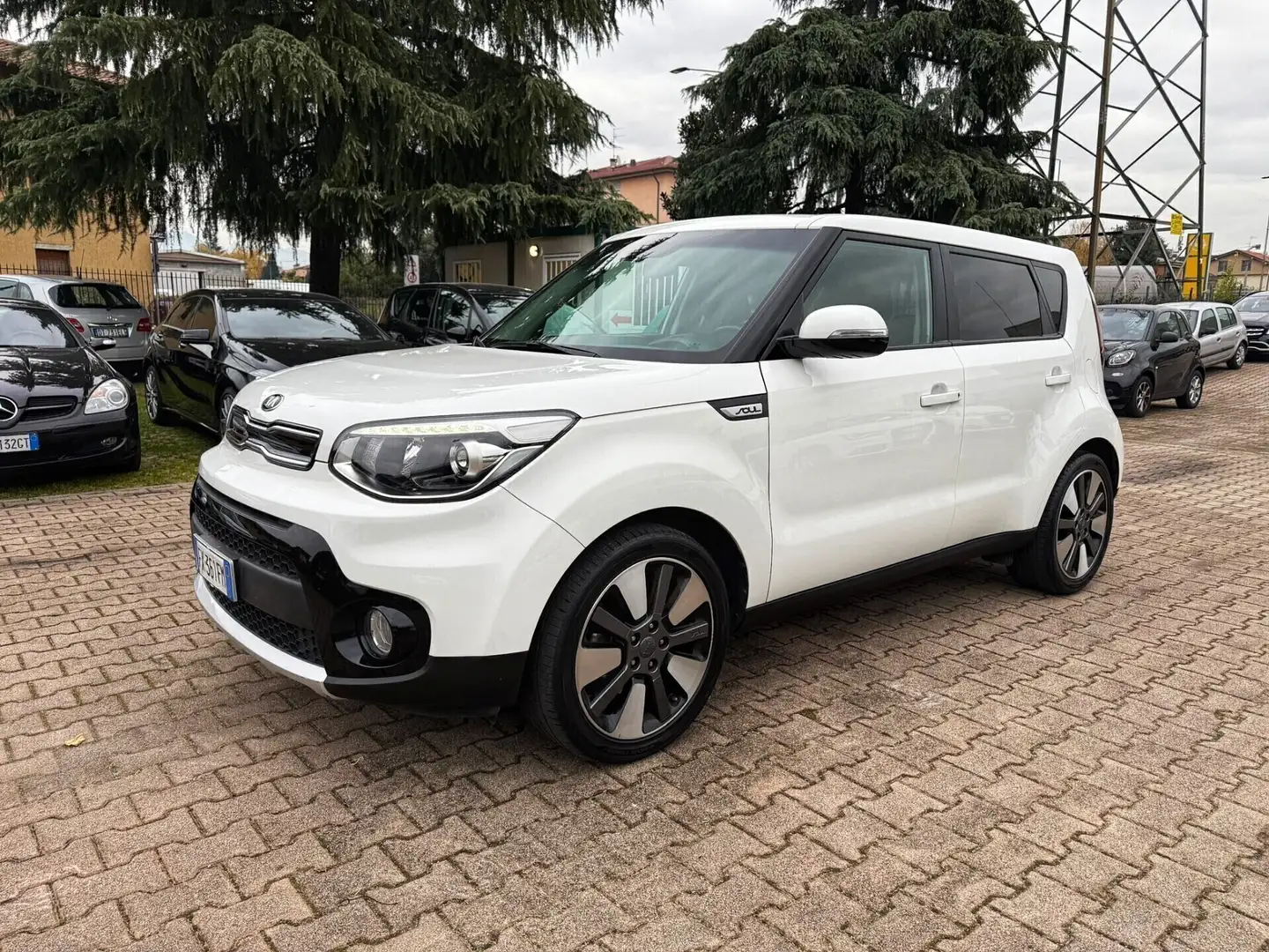 Kia Soul 1.6 CRDi Soul TELECAMERA CRUISE SENSORI PDC Blanco - 1