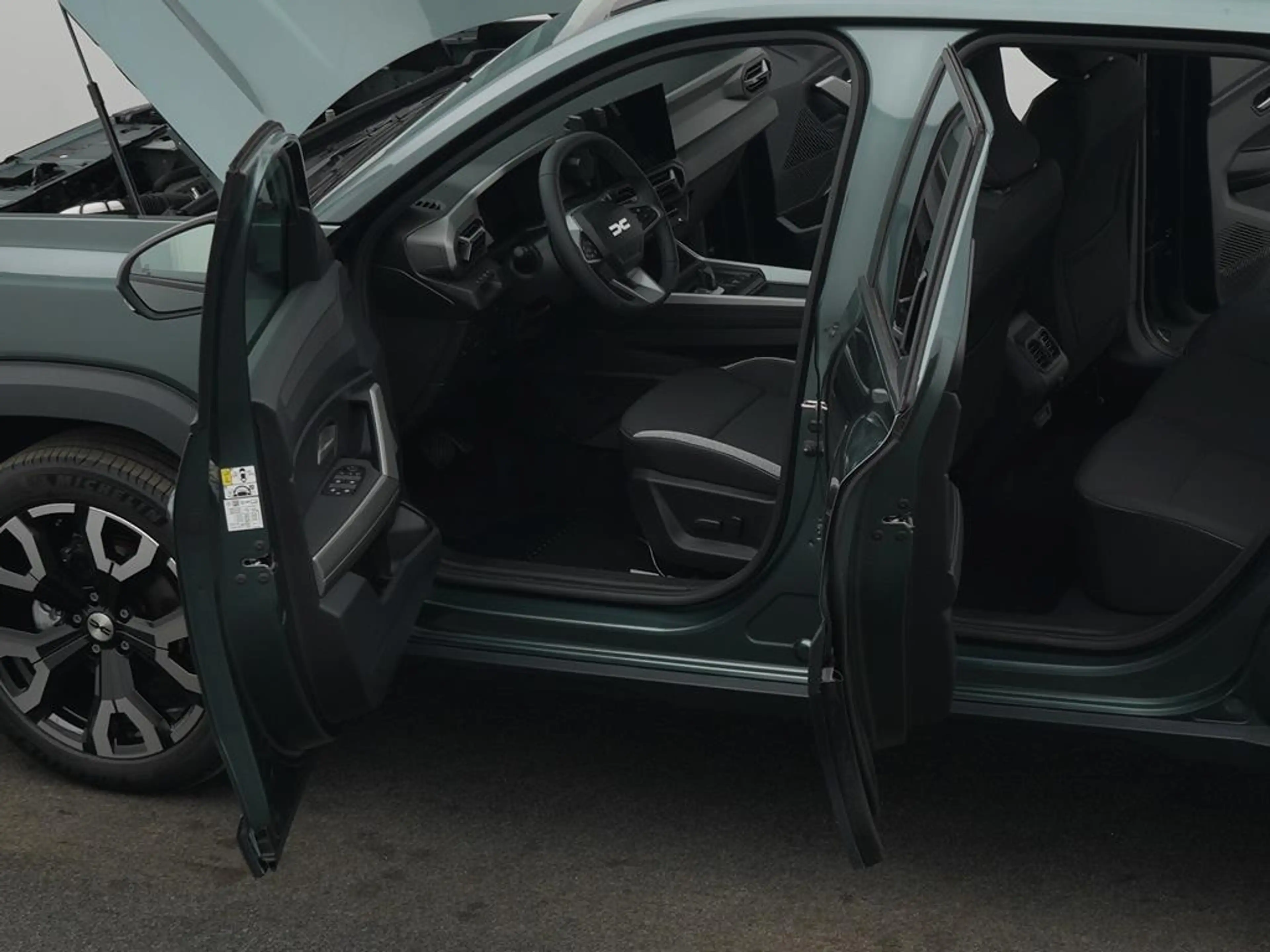 Dacia Bigster Journey Hybrid 155 — photo 14