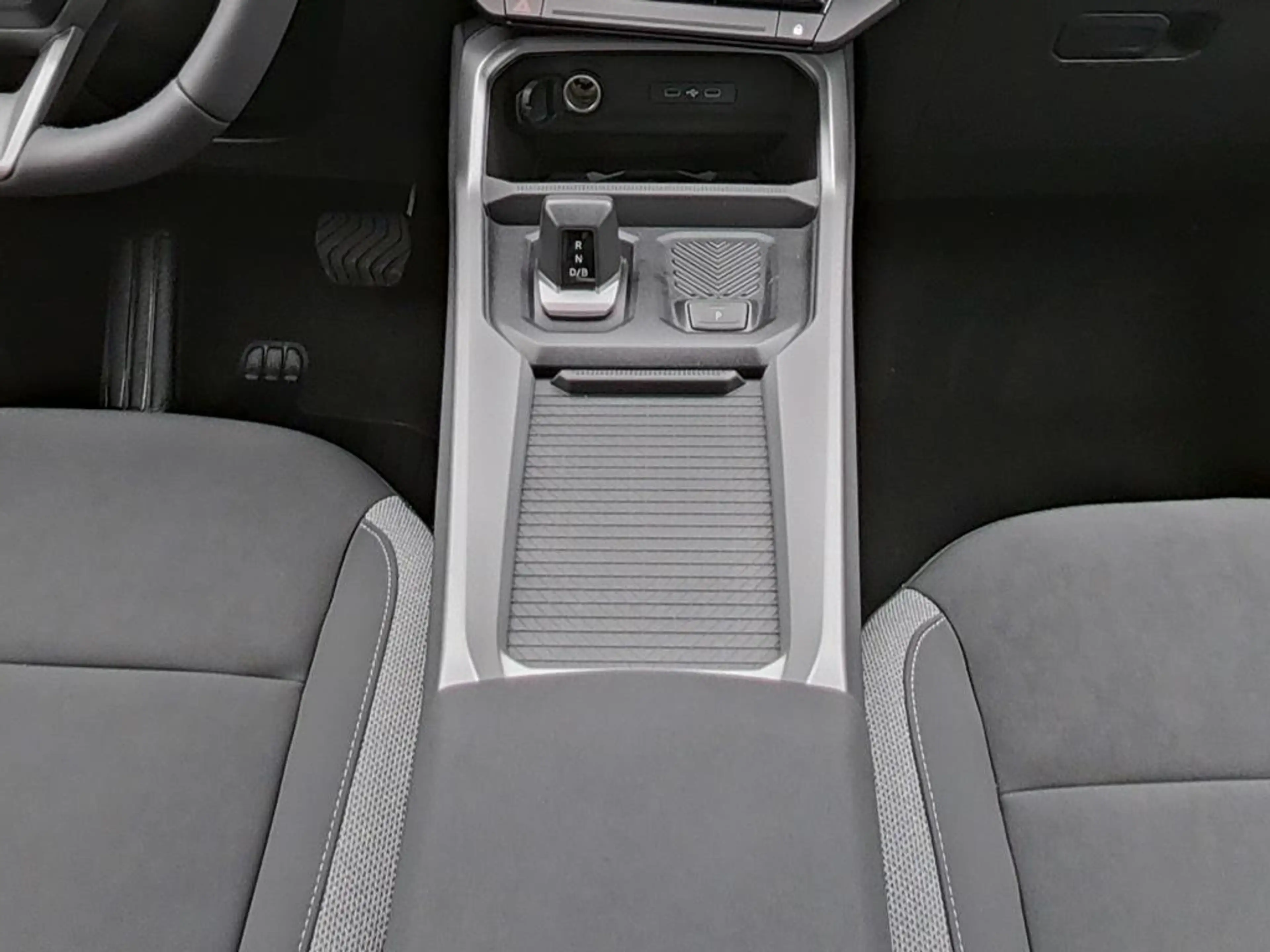 Dacia Bigster Journey Hybrid 155 — photo 12