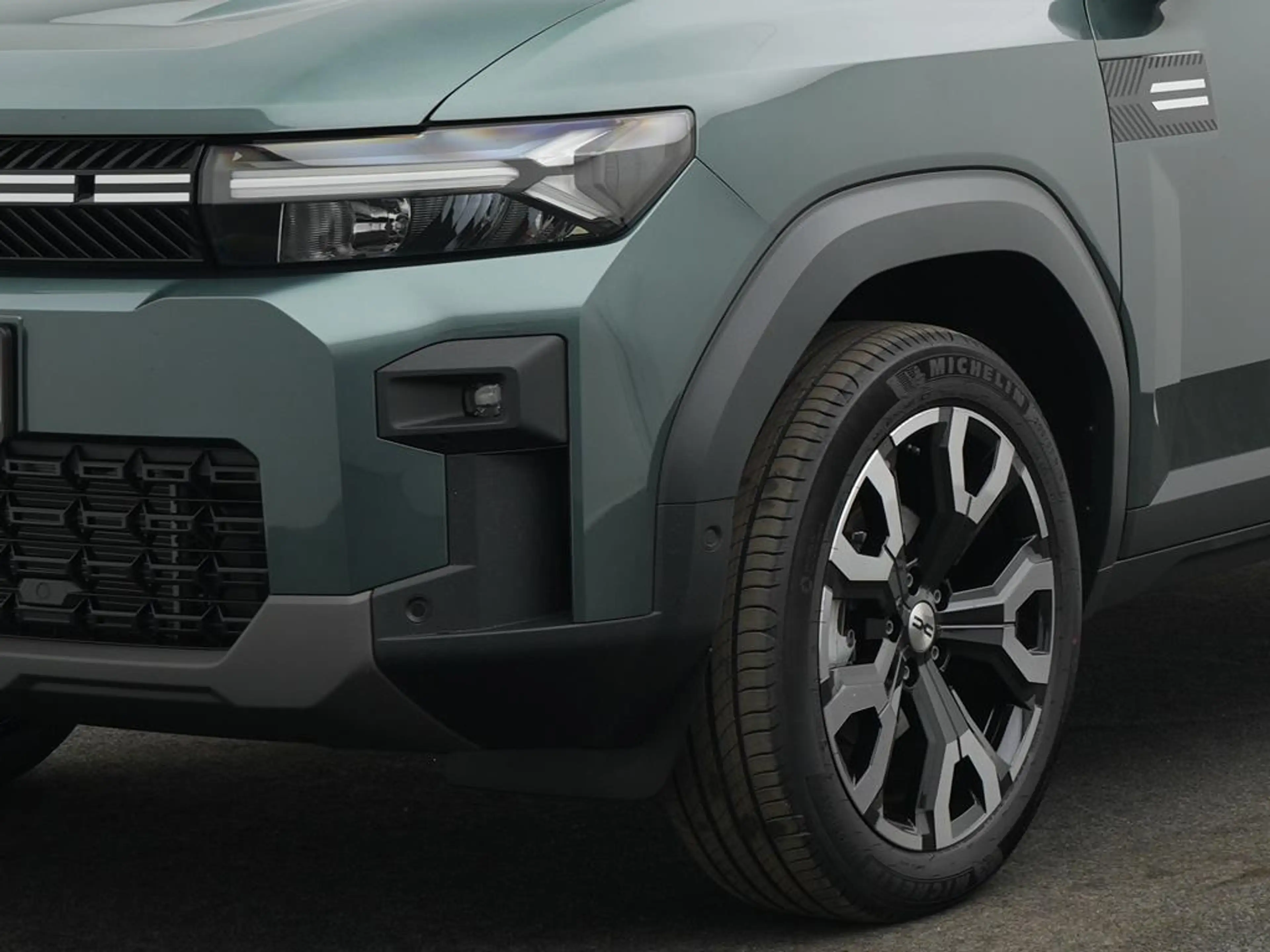Dacia Bigster Journey Hybrid 155 — photo 8