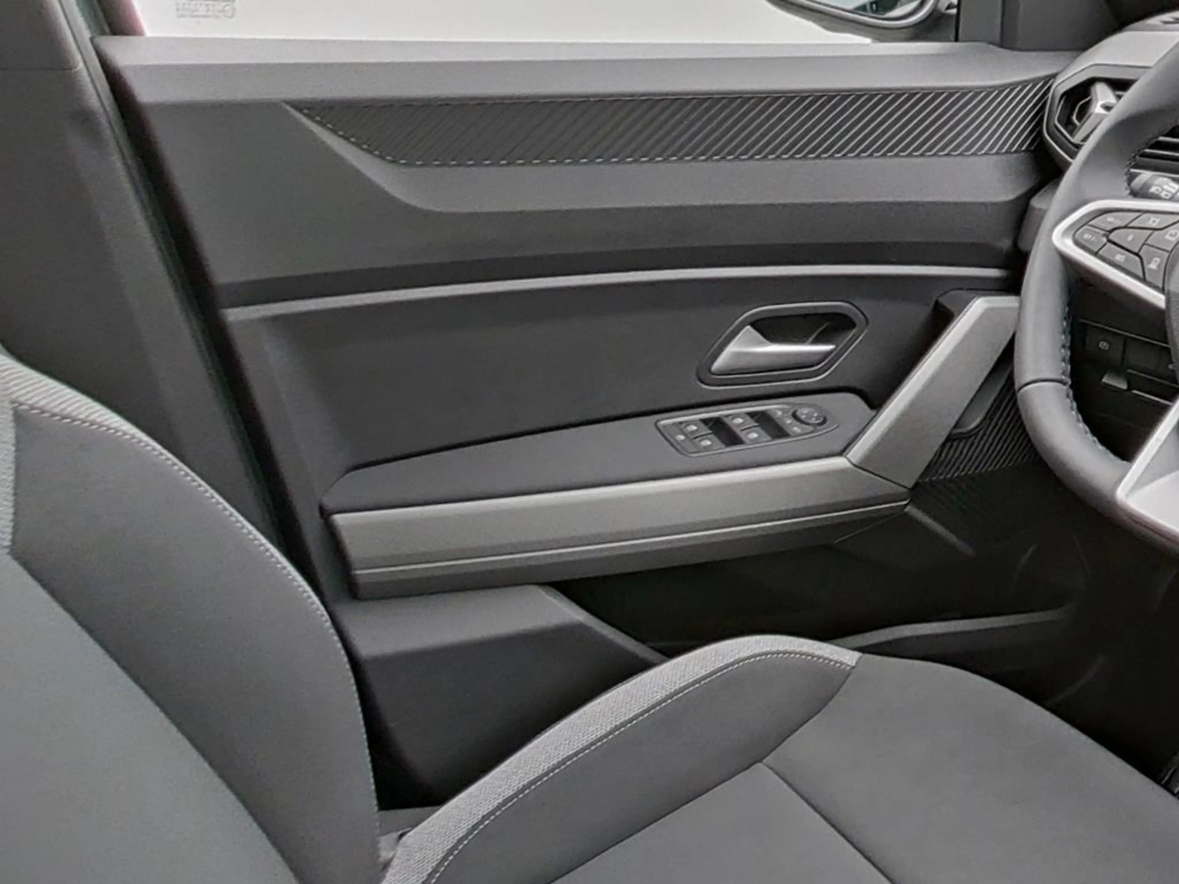 Dacia Bigster Journey Hybrid 155 — photo 13