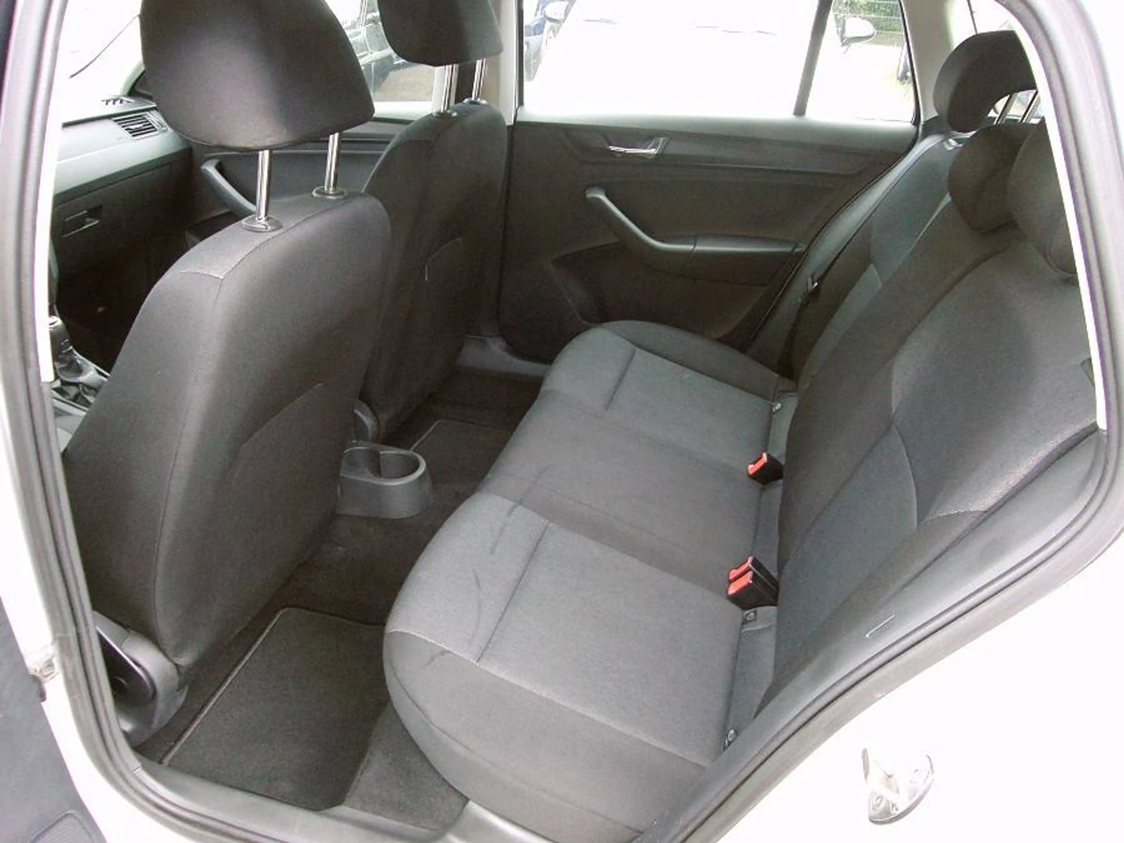 Skoda Rapid/Spaceback 1.0 TSI Klima — photo 14