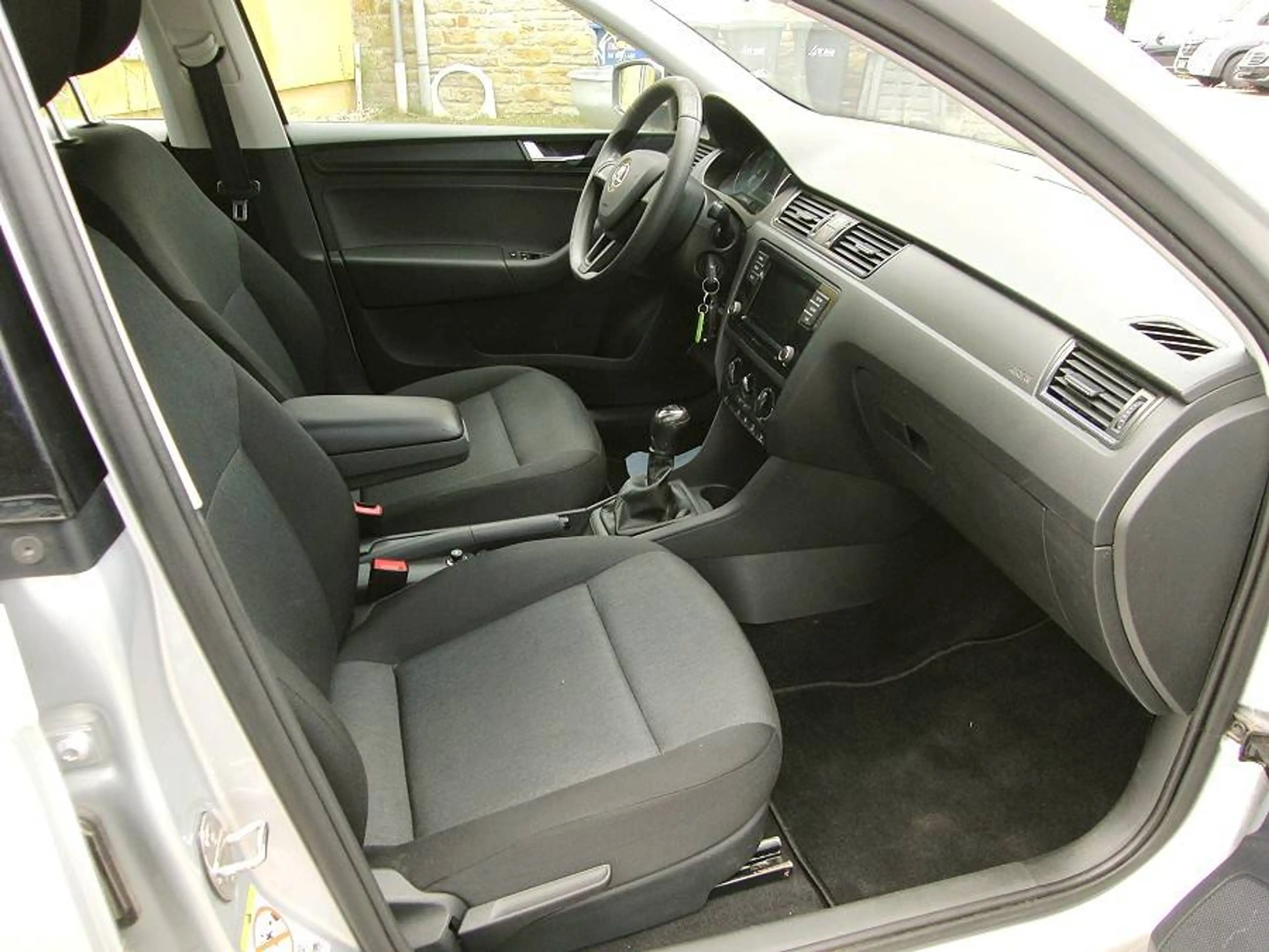 Skoda Rapid/Spaceback 1.0 TSI Klima — photo 7
