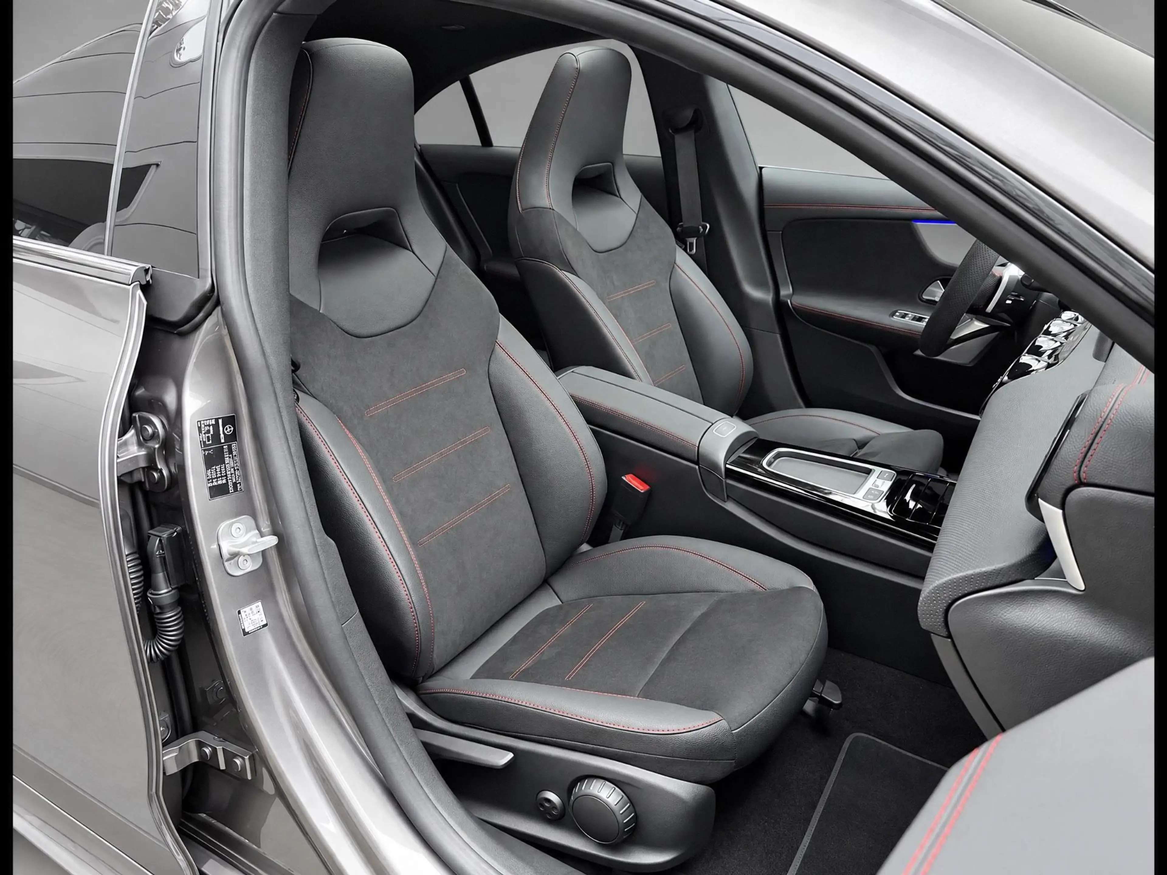 Mercedes-Benz CLA 180 Star Edition AMG | Night Pakket | Panoramadak | DI — photo 12