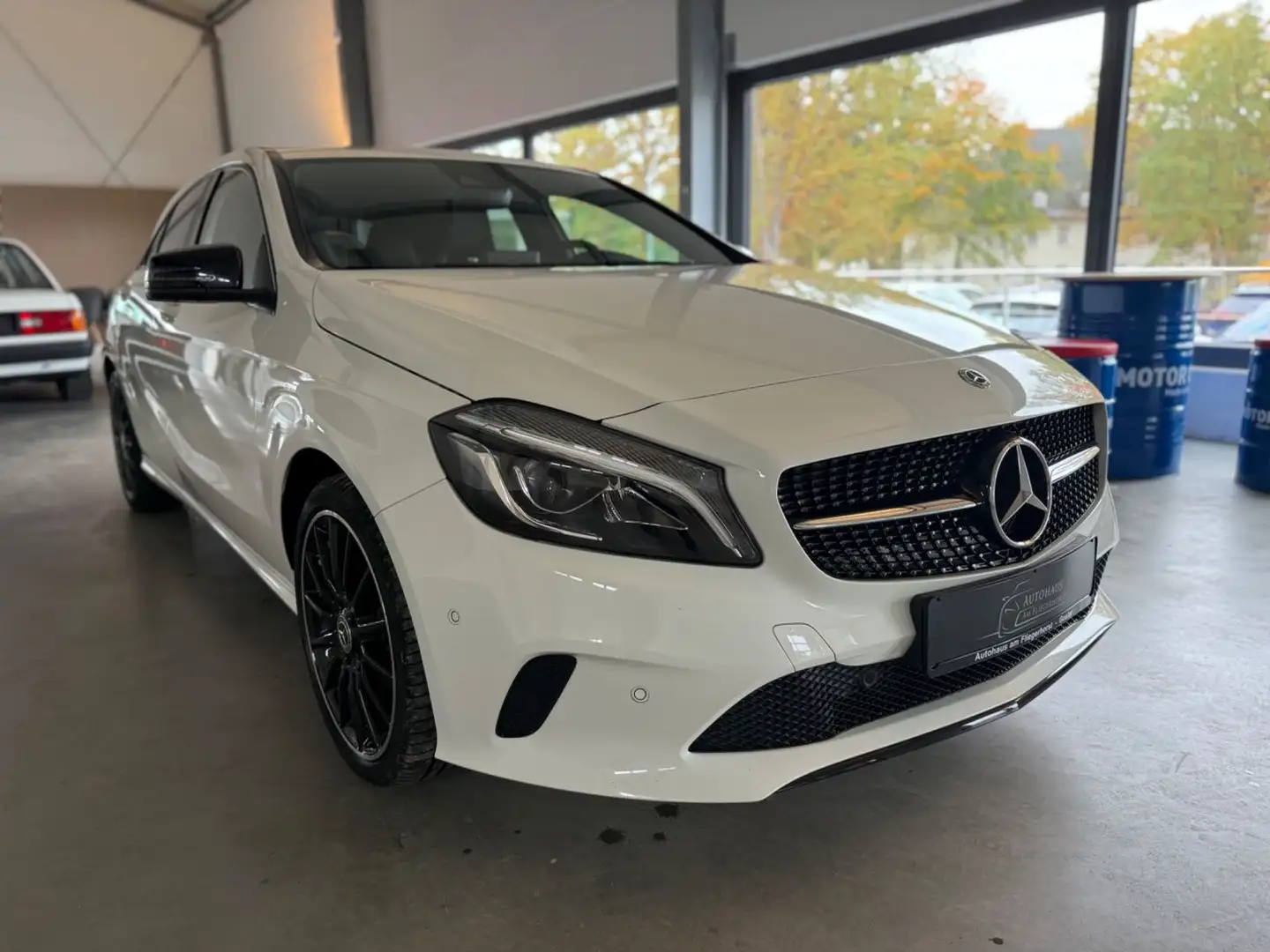 Mercedes-Benz A 220 Aut. 4Matic LED/Kam/Temp/Navi/SHZ Weiß - 2
