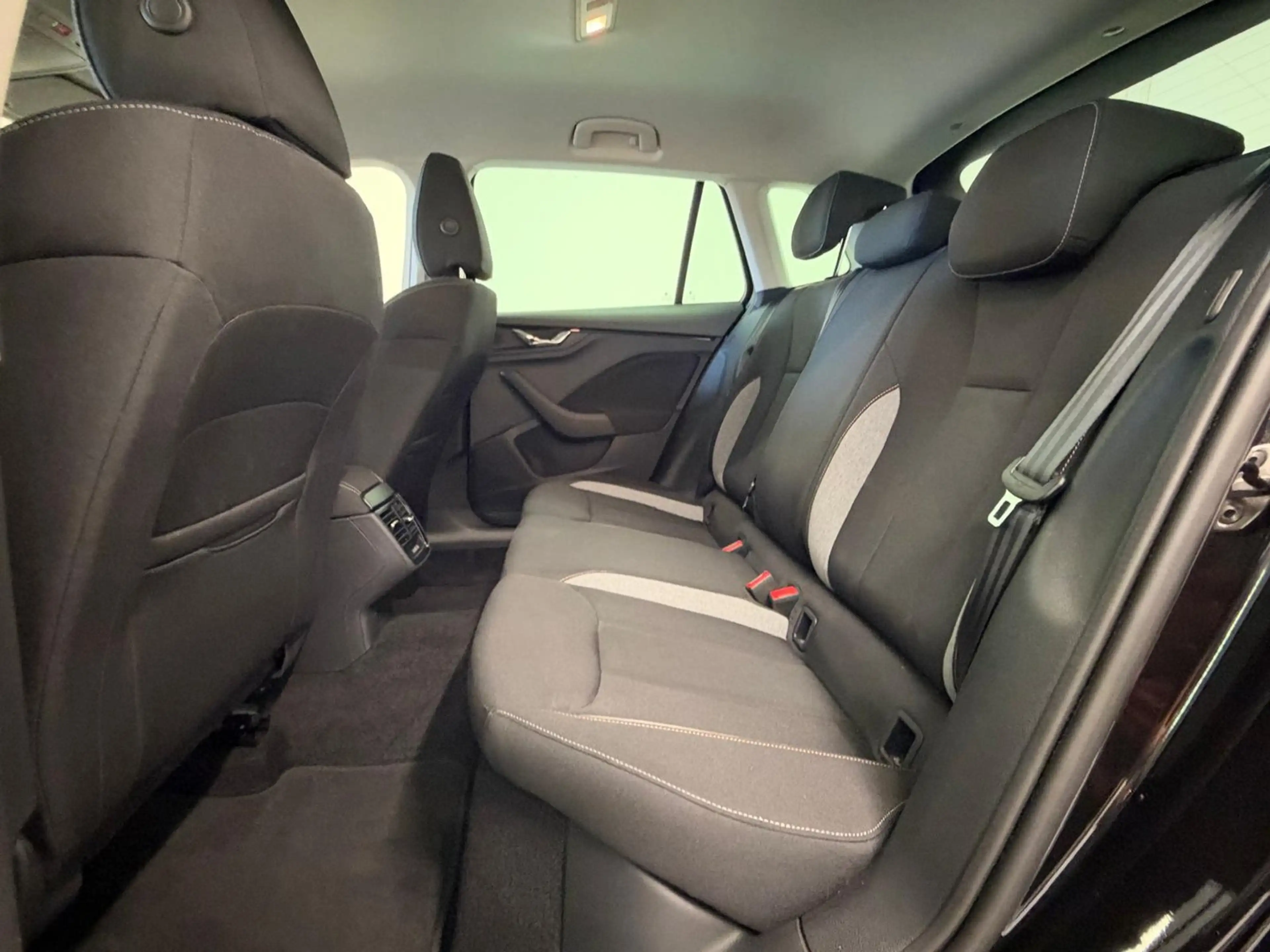 Skoda Kamiq Selection TSI DSG — photo 15