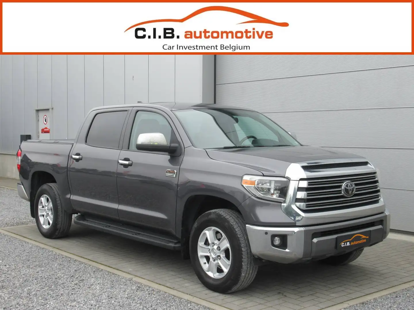 TOYOTA Tundra