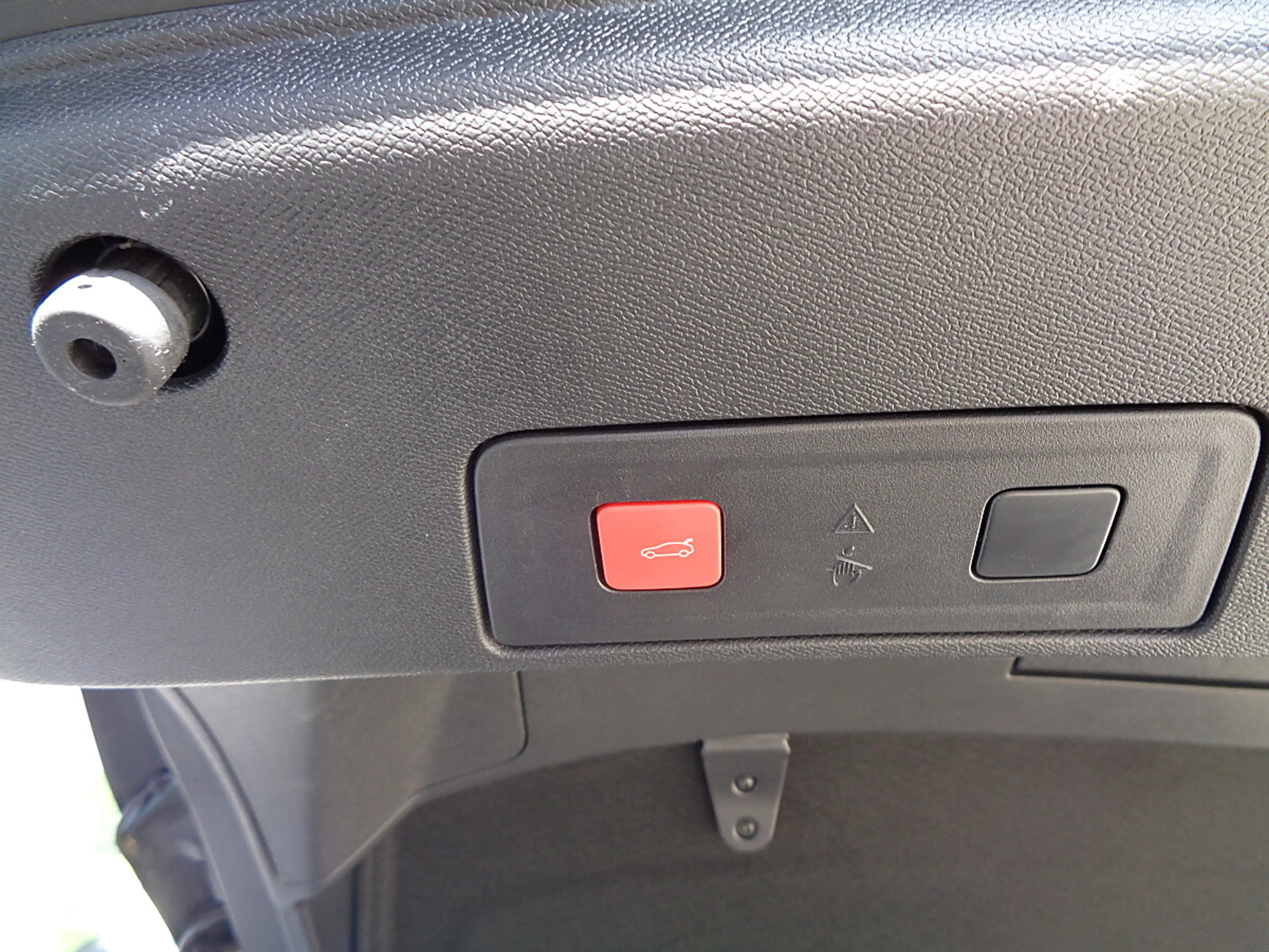 Peugeot 508 ALLRAD Hybrid4 360PS e-EAT8 PSE Peugeot Sport E... — photo 9