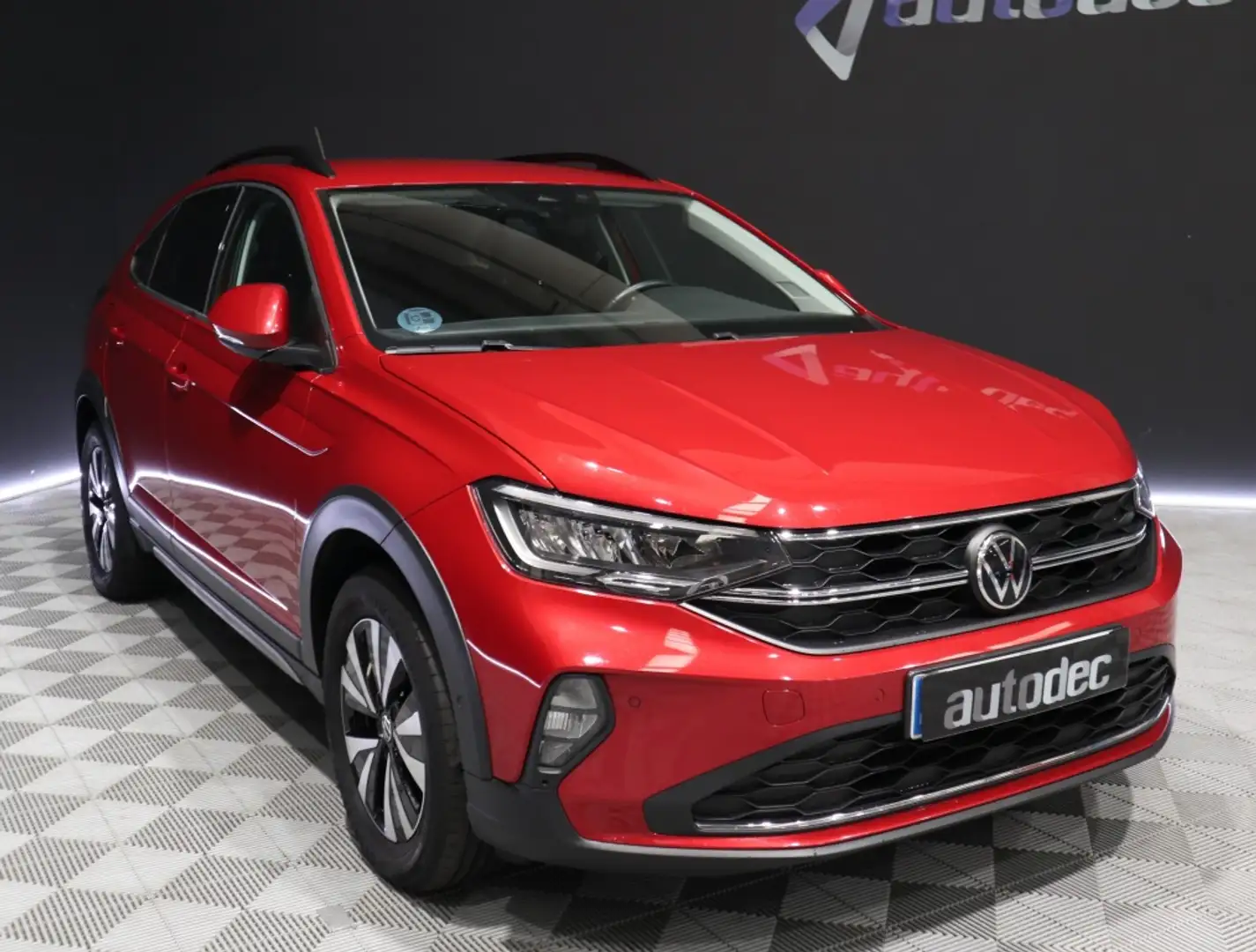 Volkswagen Taigo 1.0 TSI Life DSG 81kW Rojo - 2