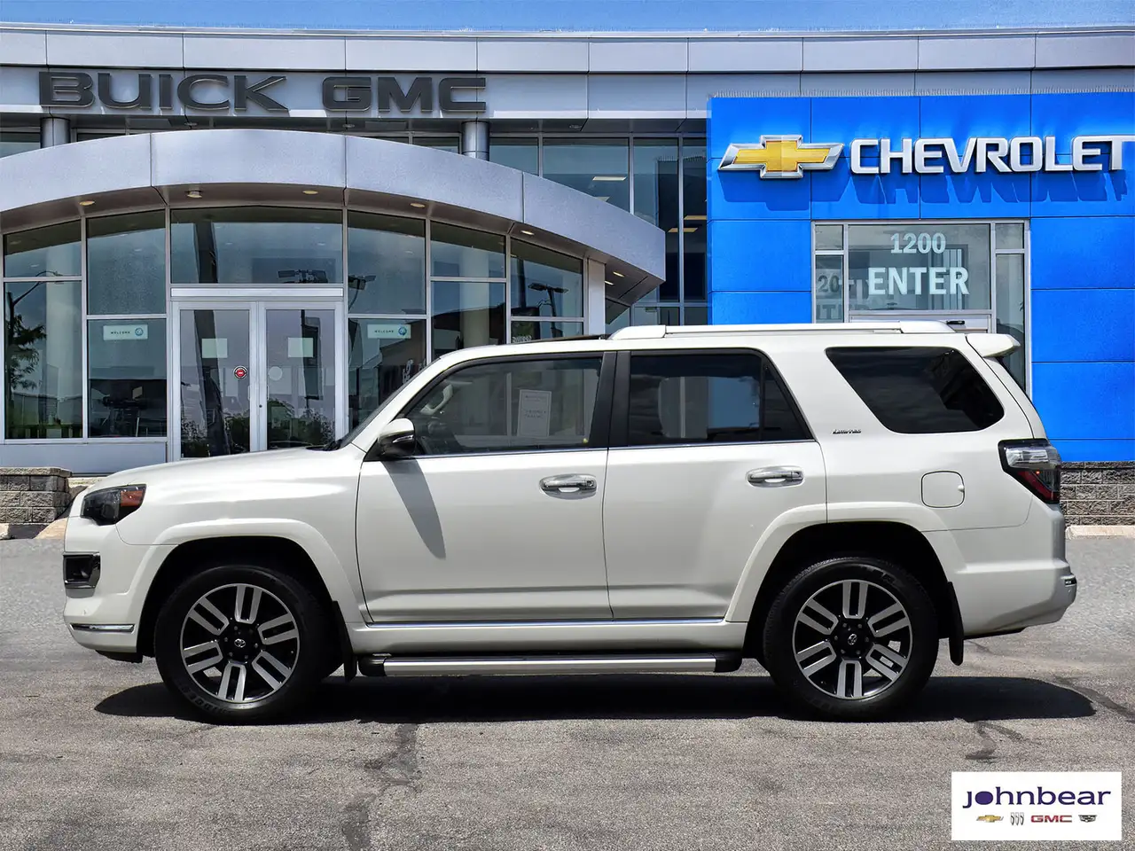 Toyota 4-Runner снимка Toyota 4-Runner