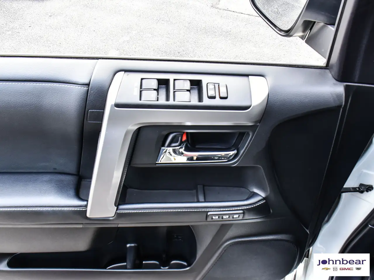 Toyota 4-Runner снимка Toyota 4-Runner