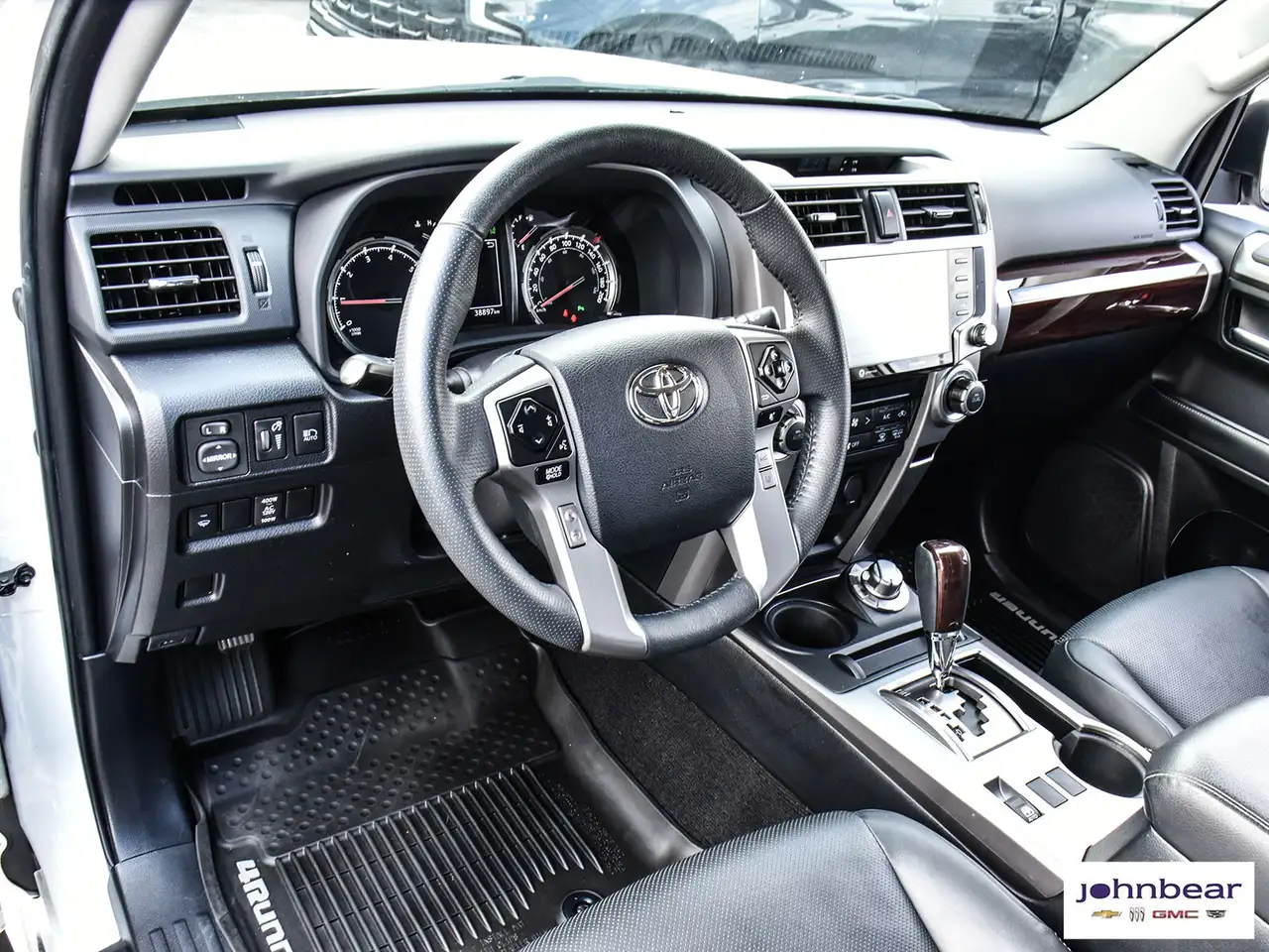 Toyota 4-Runner снимка Toyota 4-Runner