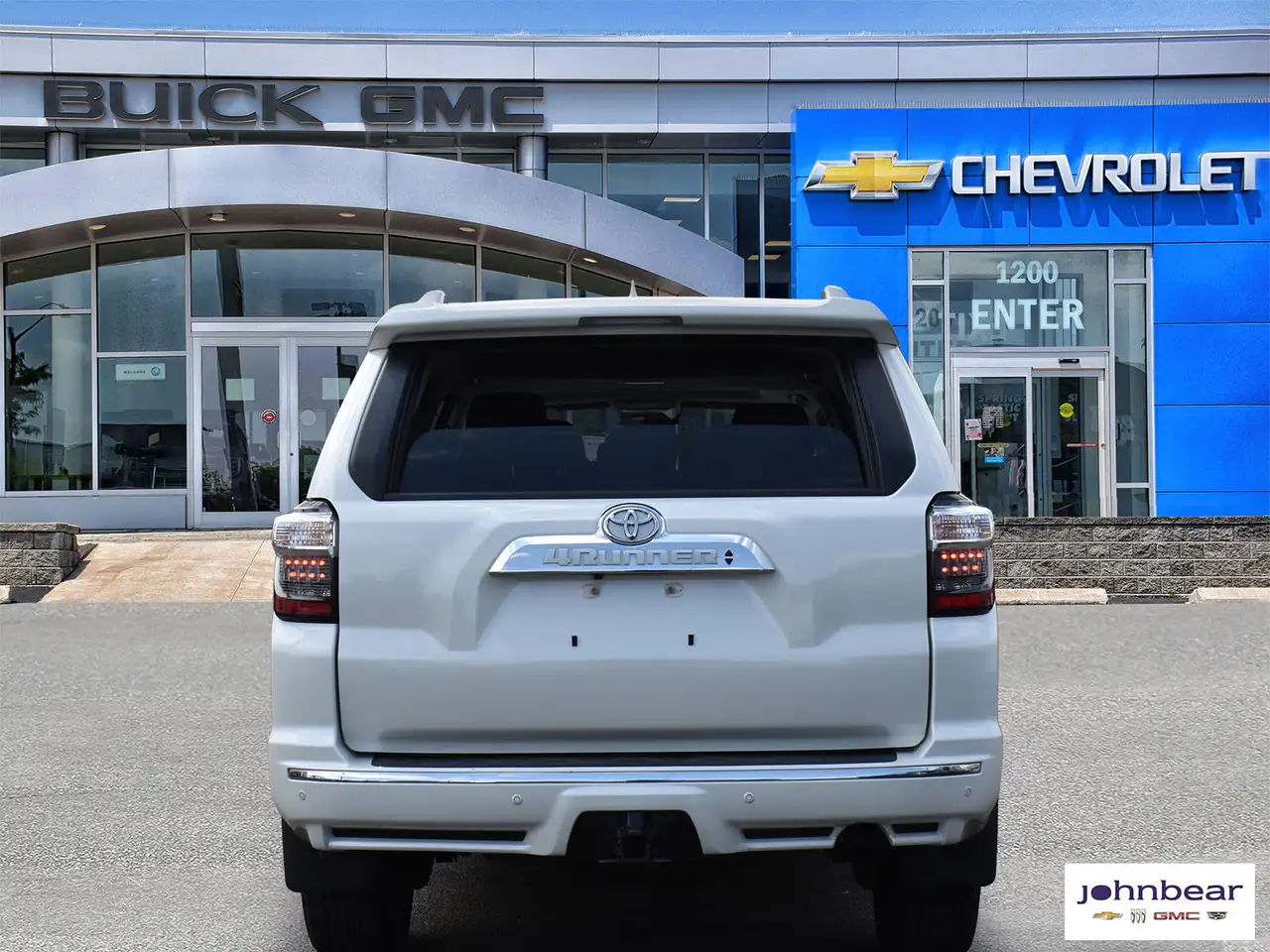 Toyota 4-Runner снимка Toyota 4-Runner